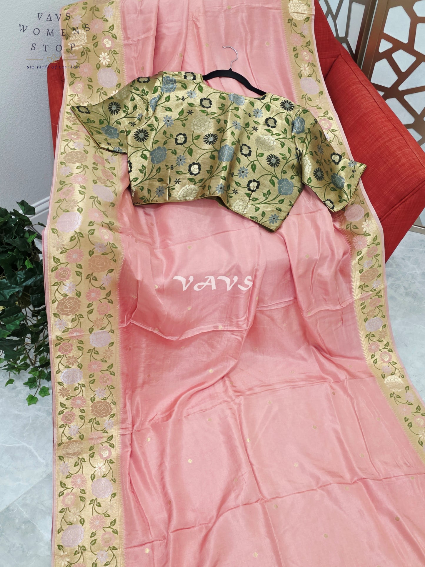 Regal Blush Rose Munga Crepe Silk Saree with Antique Gold Paithani Border & Floral Stitched Blouse