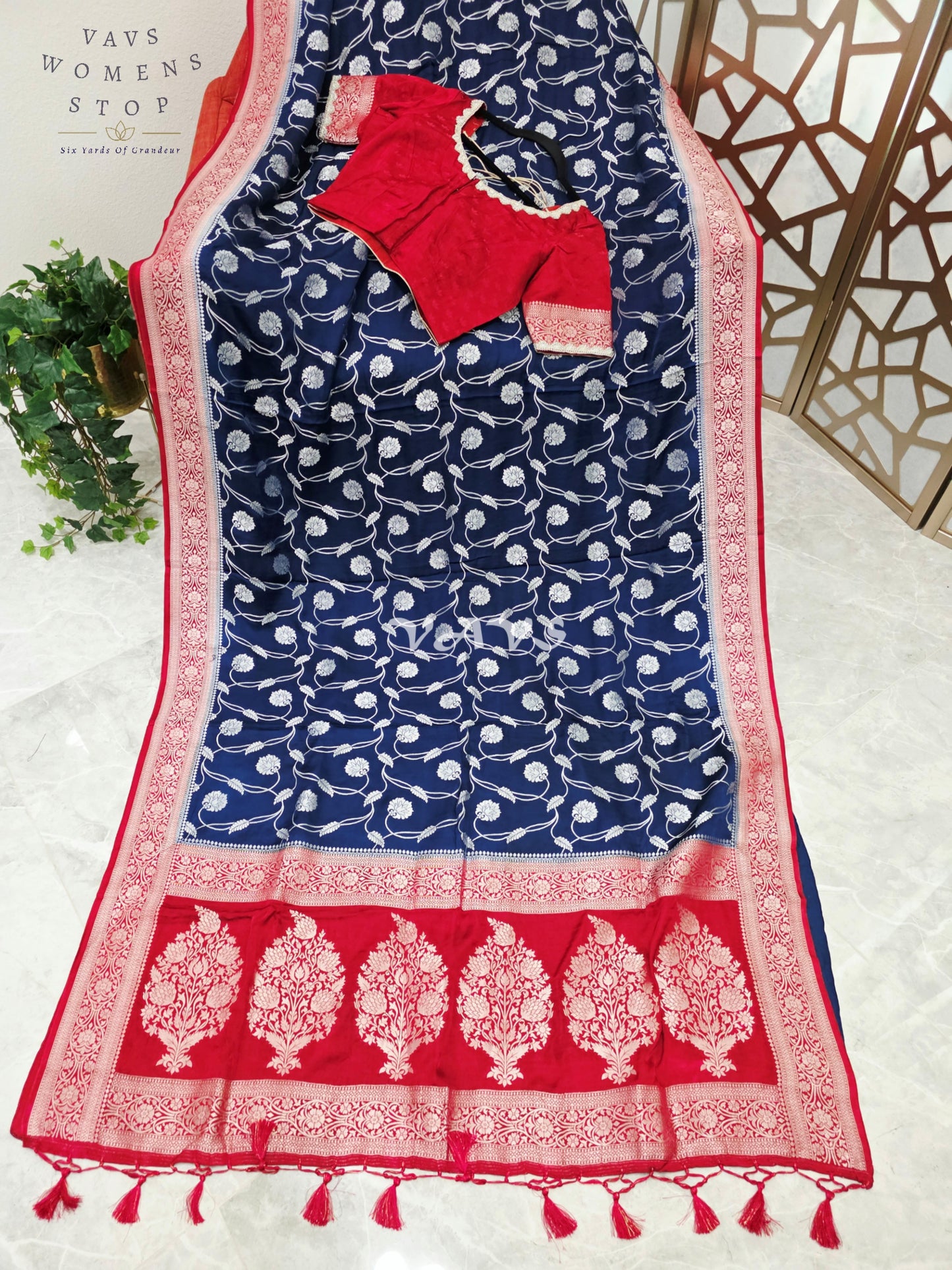 Regal Midnight Navy & Crimson Red Munga Banarasi Crepe Silk Saree with Antique Silver Floral Weave & Stitched Blouse