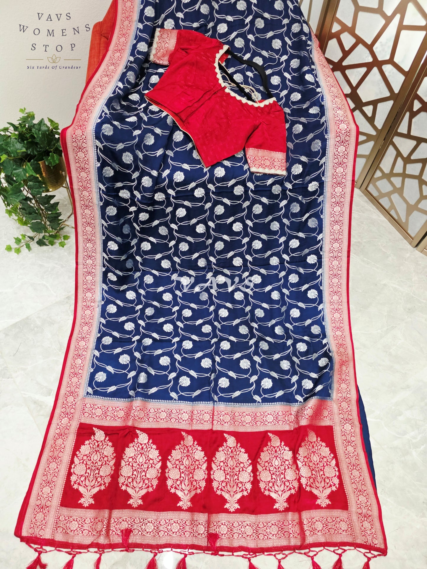 Regal Midnight Navy & Crimson Red Munga Banarasi Crepe Silk Saree with Antique Silver Floral Weave & Stitched Blouse