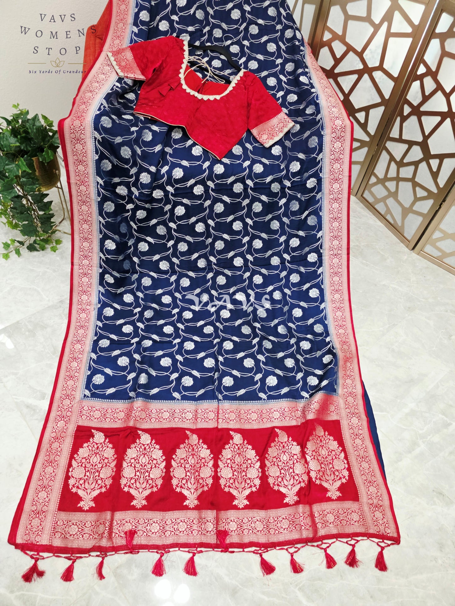Regal Midnight Navy & Crimson Red Munga Banarasi Crepe Silk Saree with Antique Silver Floral Weave & Stitched Blouse
