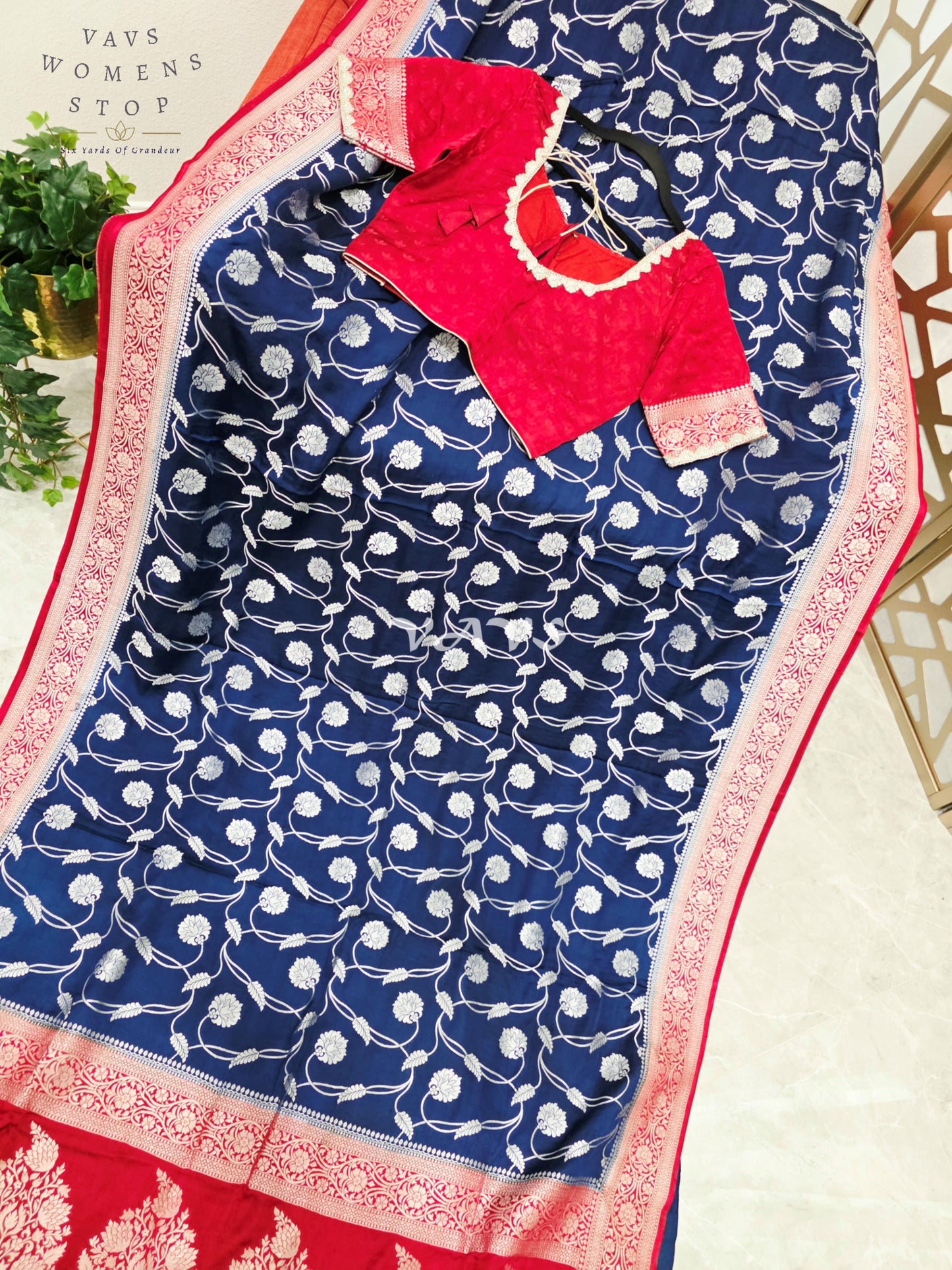 Regal Midnight Navy & Crimson Red Munga Banarasi Crepe Silk Saree with Antique Silver Floral Weave & Stitched Blouse