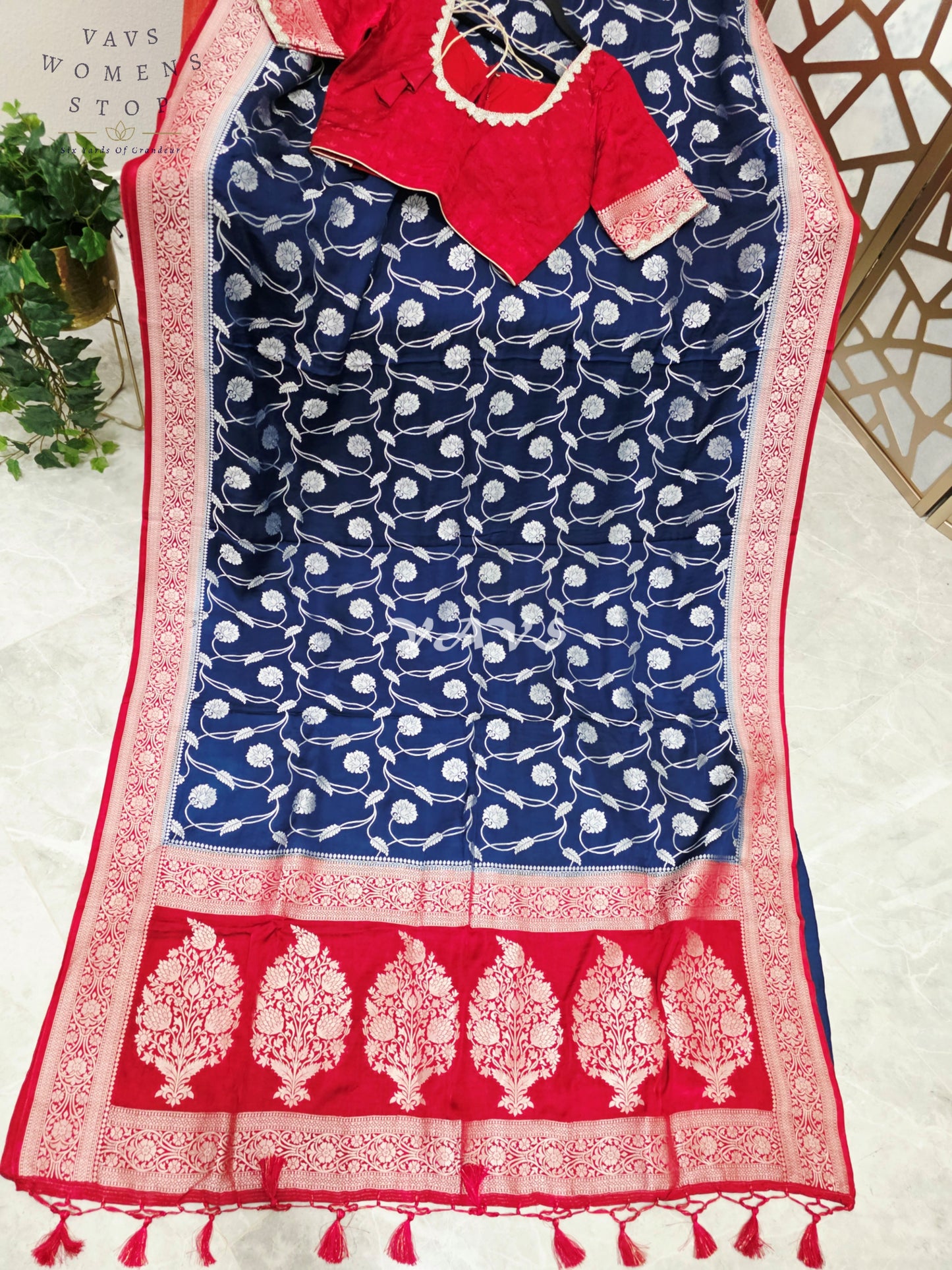 Regal Midnight Navy & Crimson Red Munga Banarasi Crepe Silk Saree with Antique Silver Floral Weave & Stitched Blouse