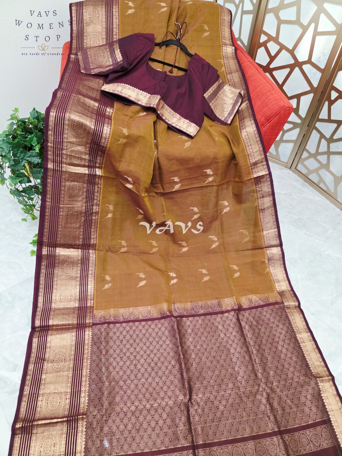 Heritage Antique Bronze Handloom Mangalagiri Pattu Silk Cotton Saree with Wine Blouse Size 42-48