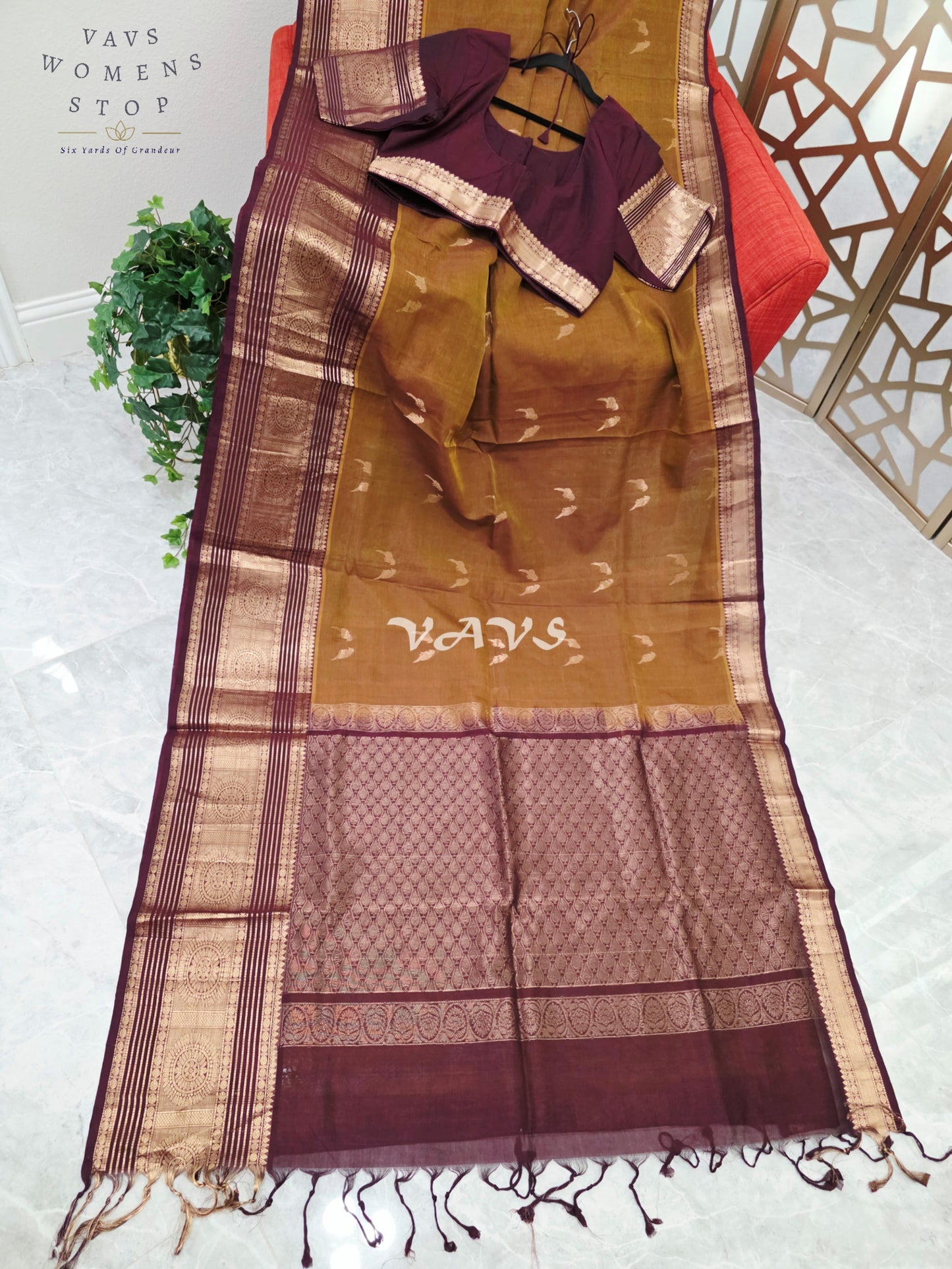 Heritage Antique Bronze Handloom Mangalagiri Pattu Silk Cotton Saree with Wine Blouse Size 42-48