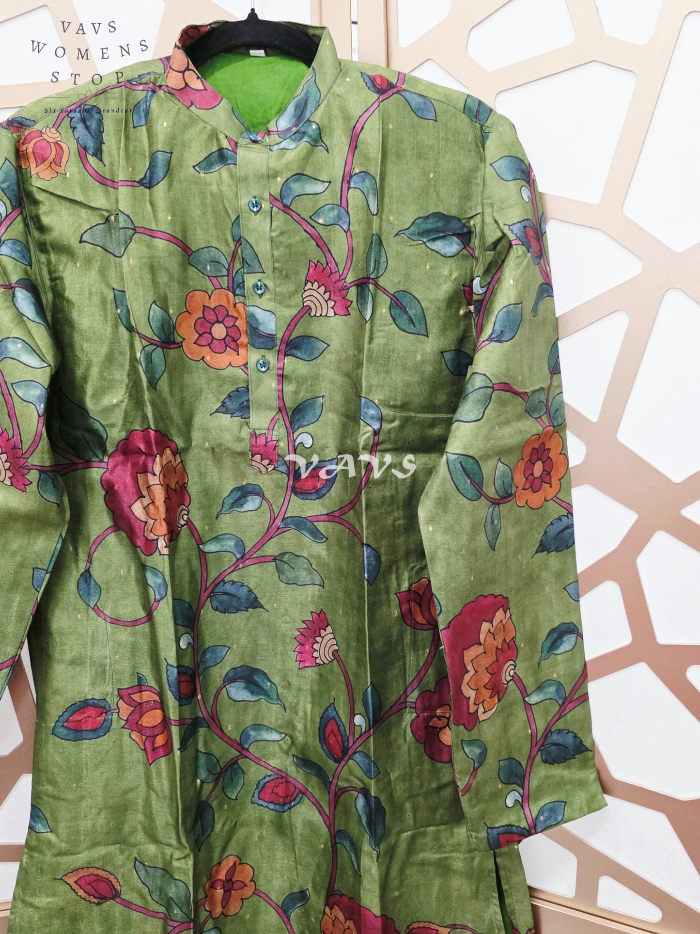 Regal Olive Green Kalamkari Floral Tussar Silk Men’s Tailored Kurta – Size Small