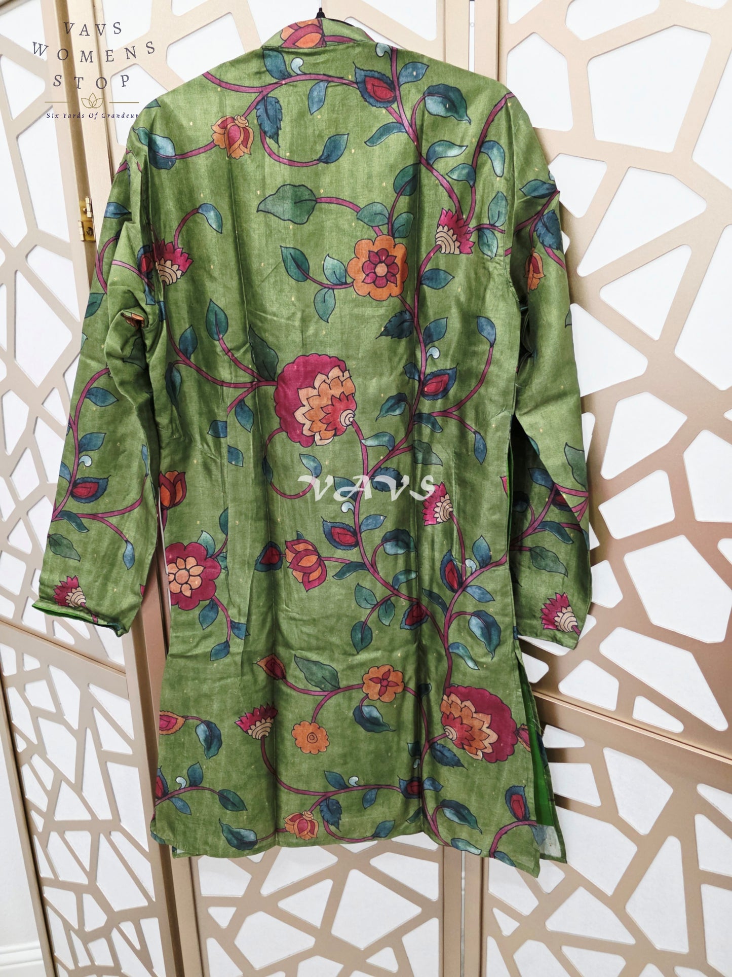 Regal Olive Green Kalamkari Floral Tussar Silk Men’s Tailored Kurta – Size Small