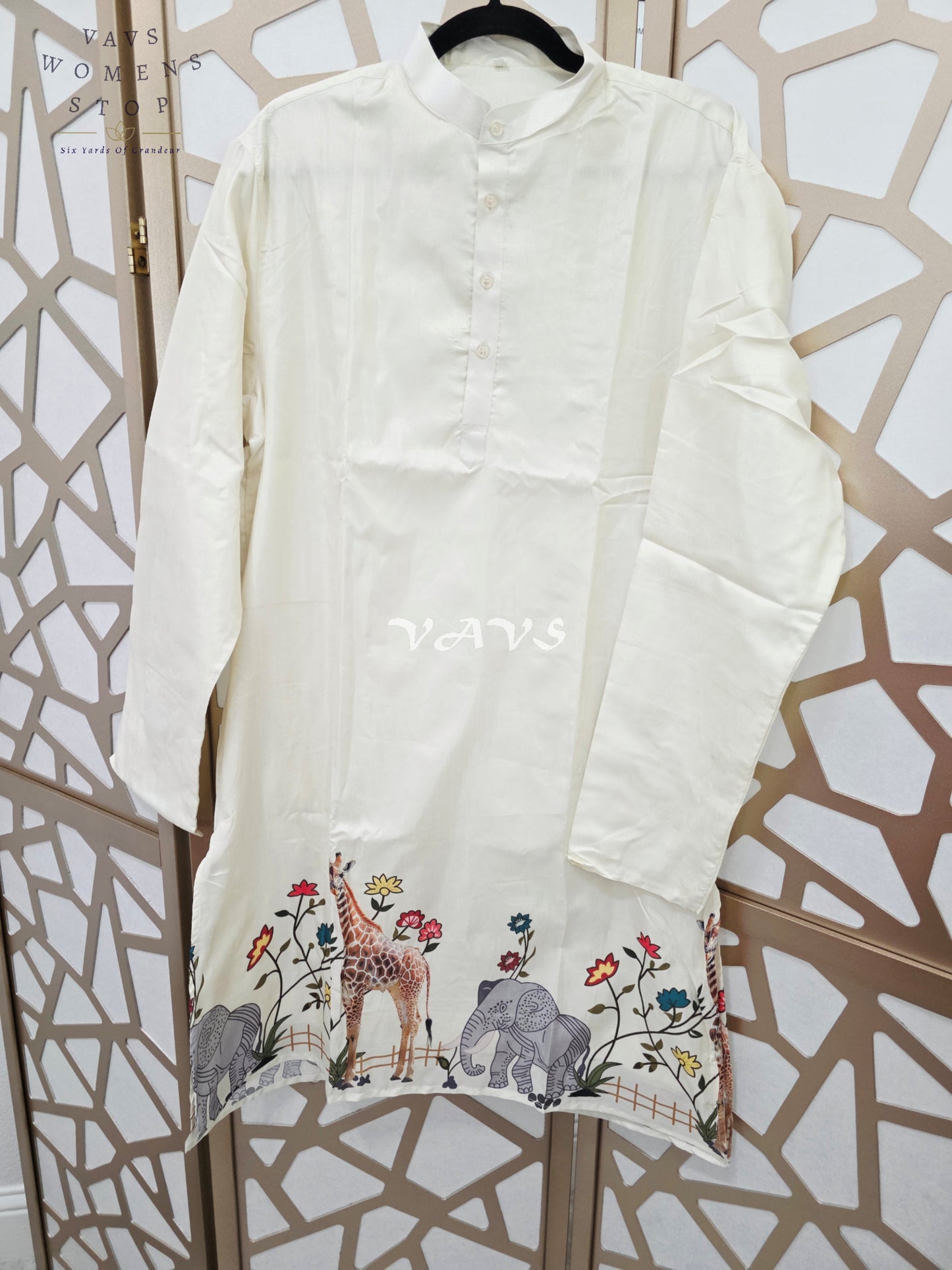 Royal Pearl Ivory Kalamkari Tussar Silk Giraffe & Elephant Men’s Tailored Kurta – Size XL