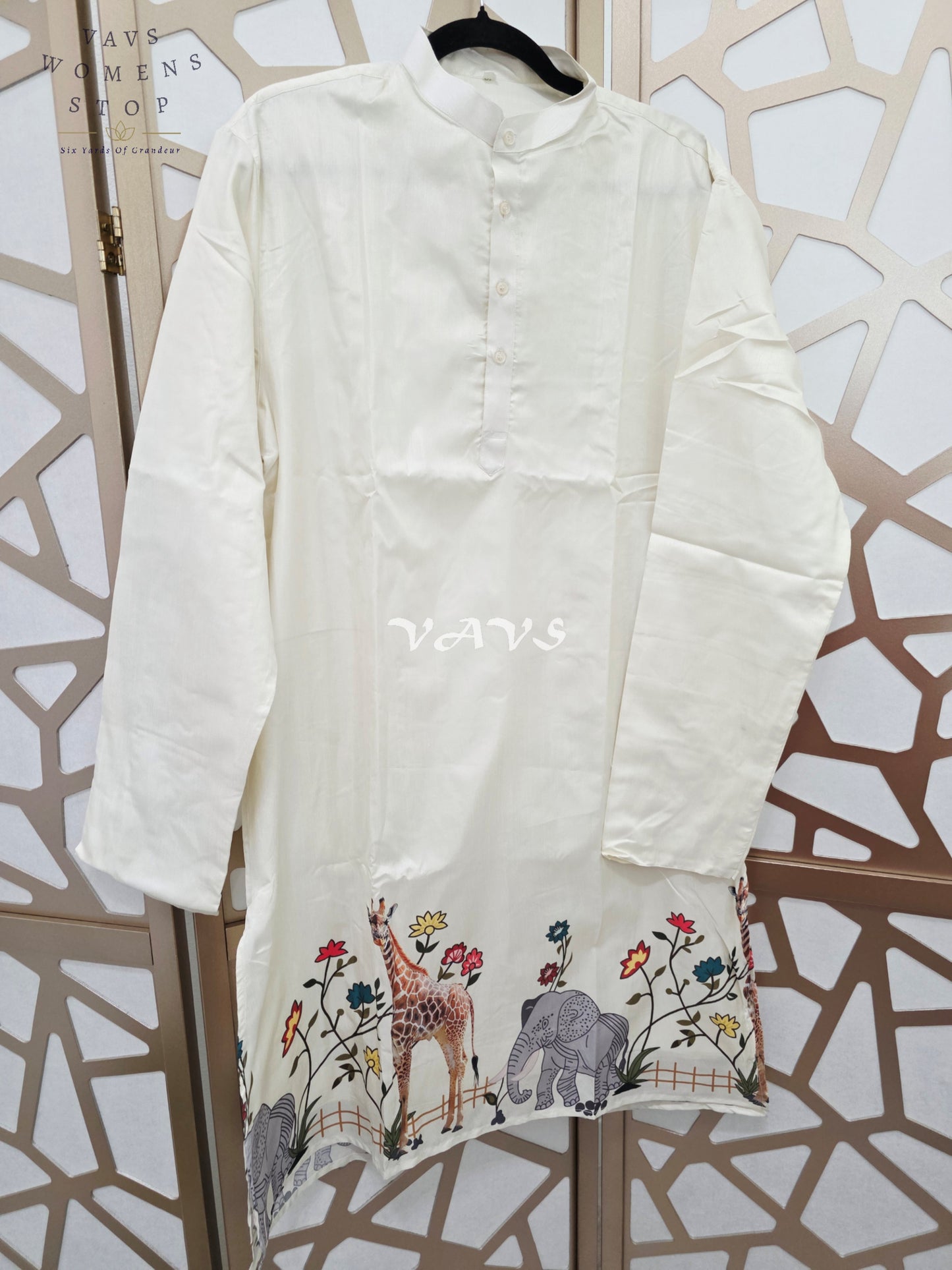 Royal Pearl Ivory Kalamkari Tussar Silk Giraffe & Elephant Men’s Tailored Kurta – Size XL