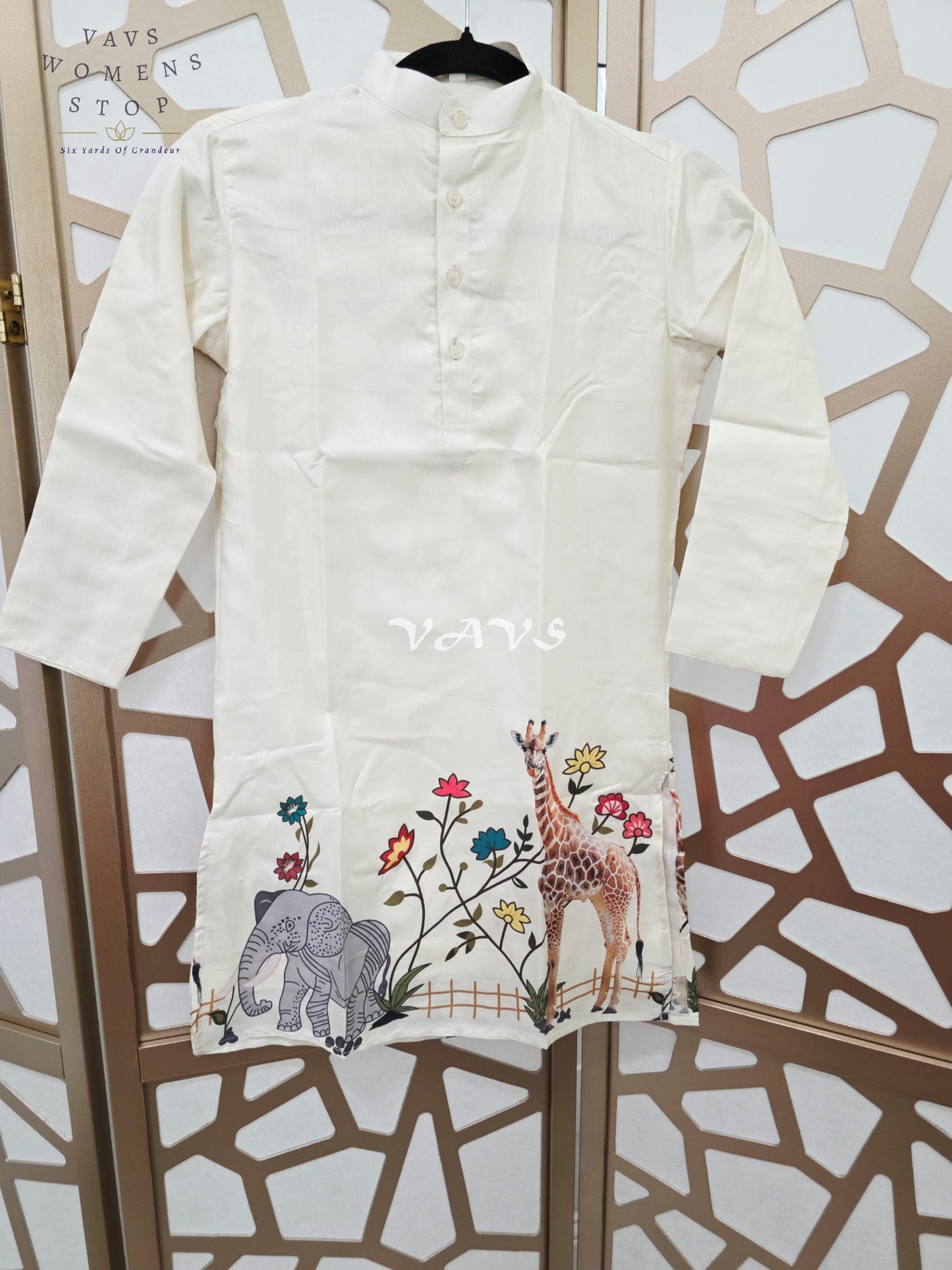 Royal Pearl Ivory Kalamkari Tussar Silk Giraffe & Elephant Men’s Tailored Kurta – Size XL