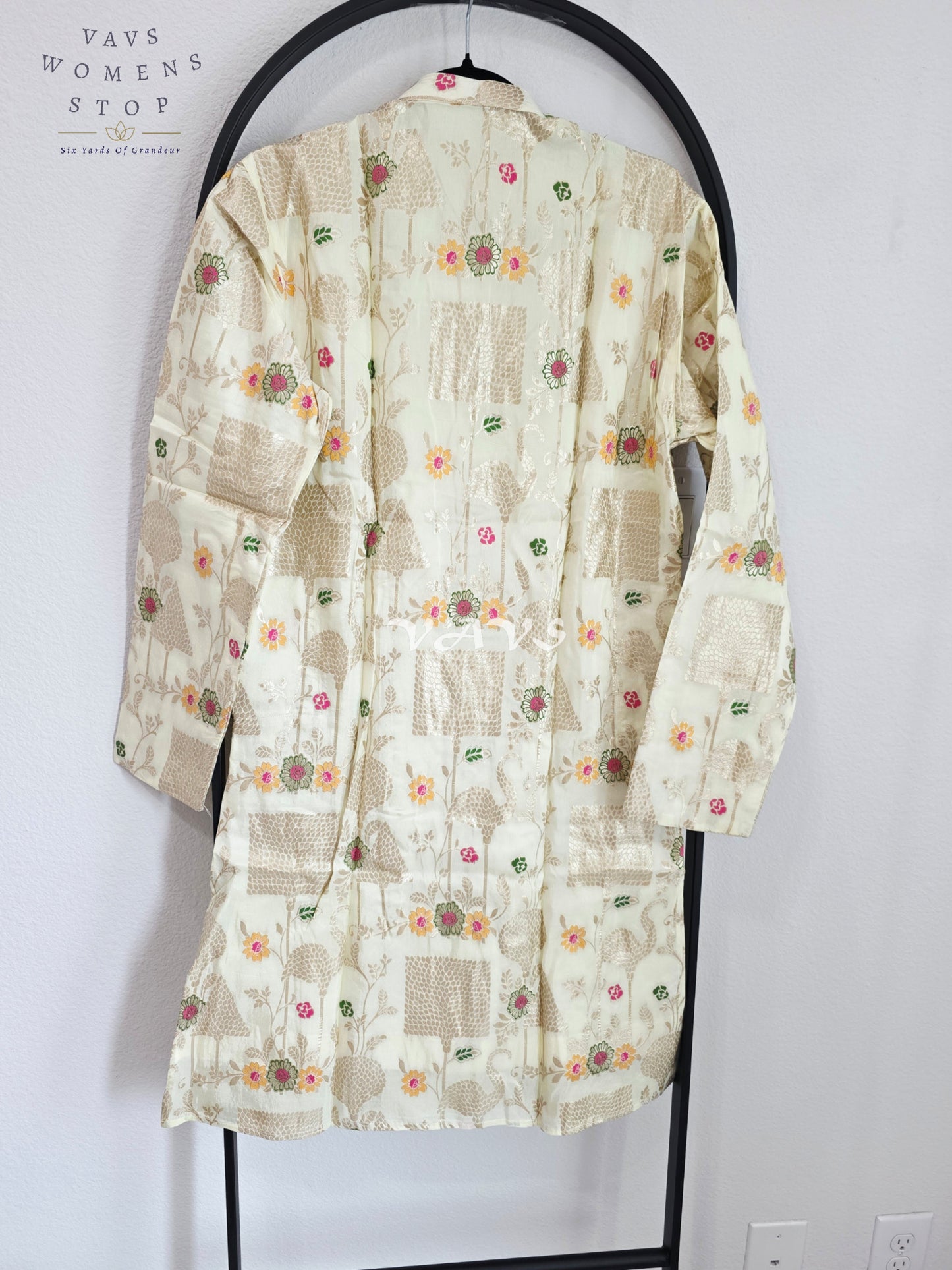 Royal Pearl Ivory & Champagne Gold Soft Banarasi Silk Floral Men’s Designer Kurta – Size Medium