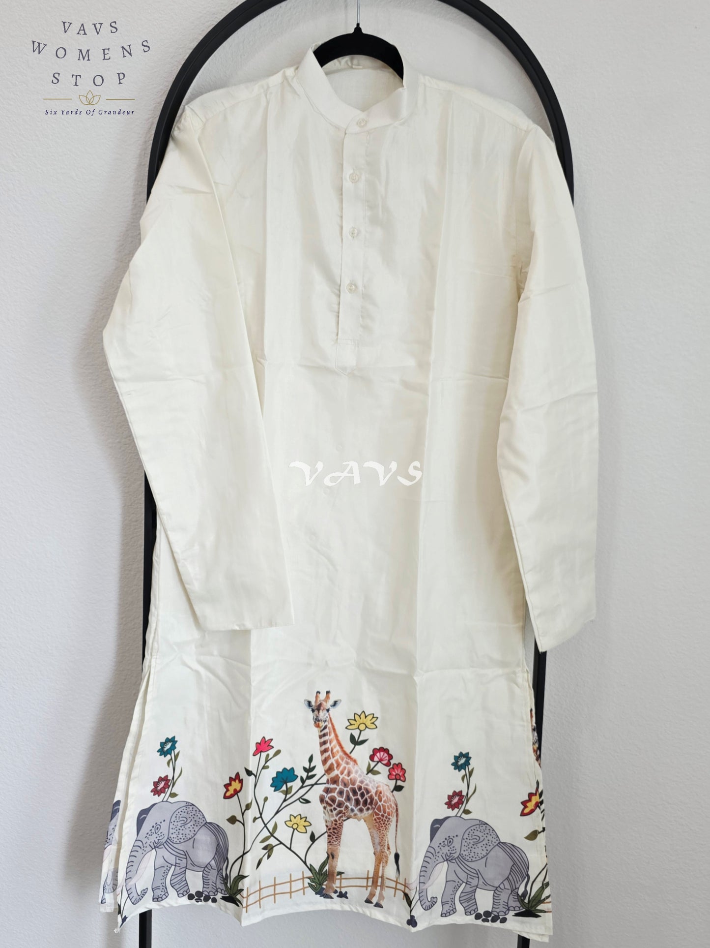 Royal Pearl Ivory Kalamkari Tussar Silk Giraffe & Elephant Men’s Tailored Kurta – Size Small