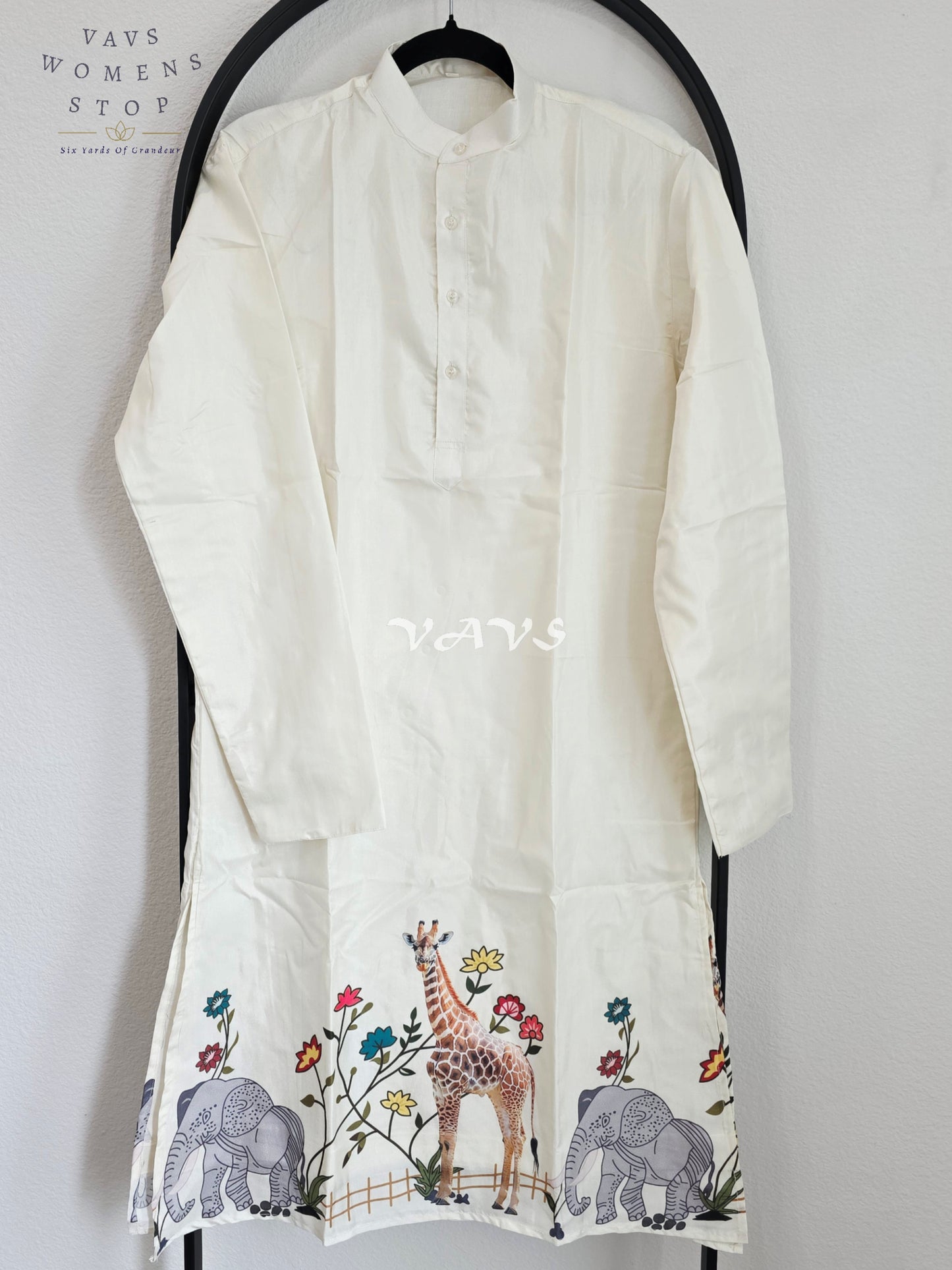Royal Pearl Ivory Kalamkari Tussar Silk Giraffe & Elephant Men’s Tailored Kurta – Size Small