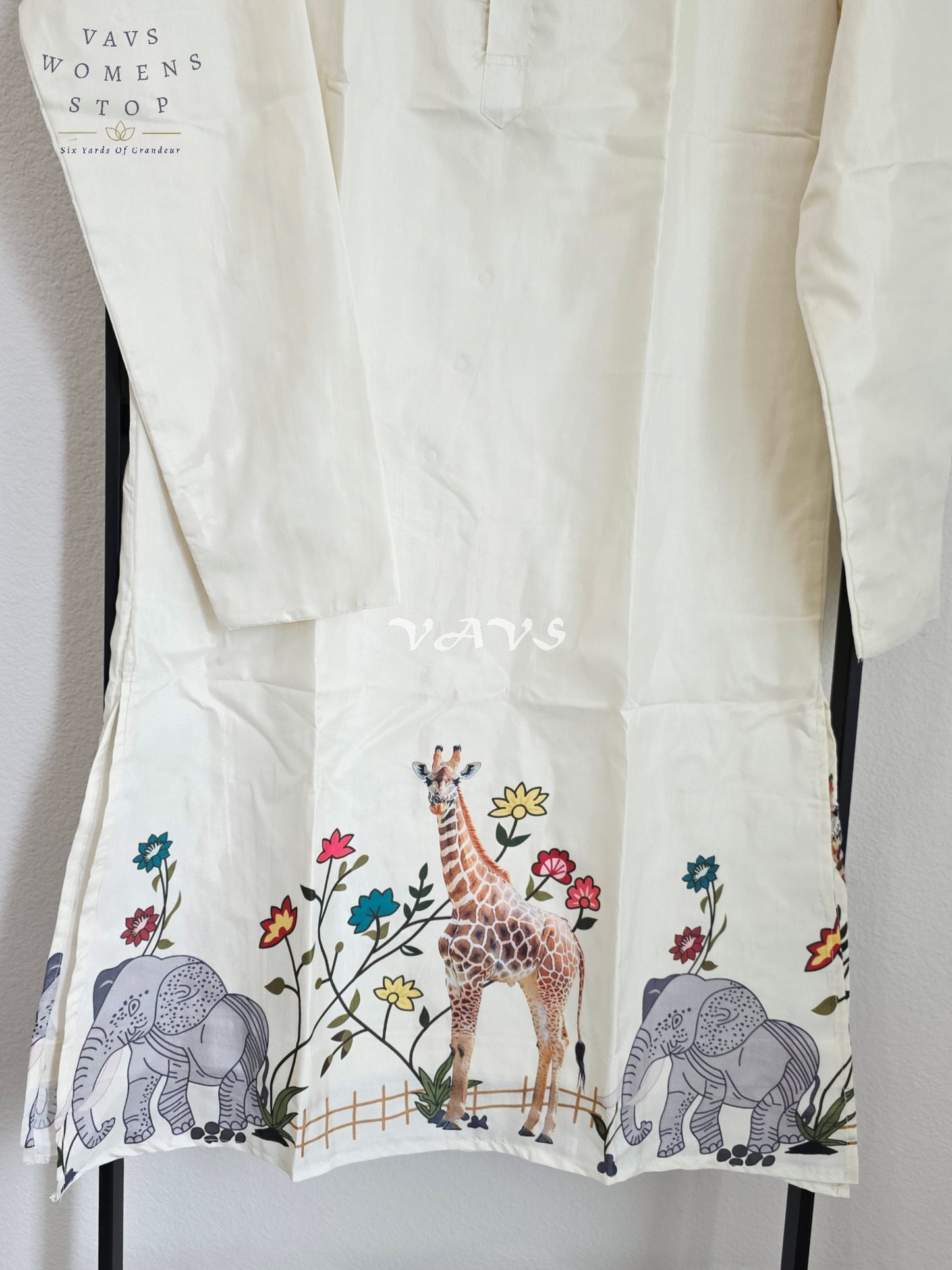 Royal Pearl Ivory Kalamkari Tussar Silk Giraffe & Elephant Men’s Tailored Kurta – Size Small
