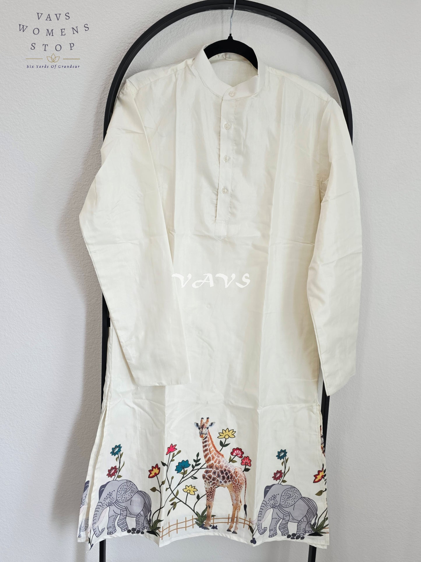 Royal Pearl Ivory Kalamkari Tussar Silk Giraffe & Elephant Men’s Tailored Kurta – Size Small