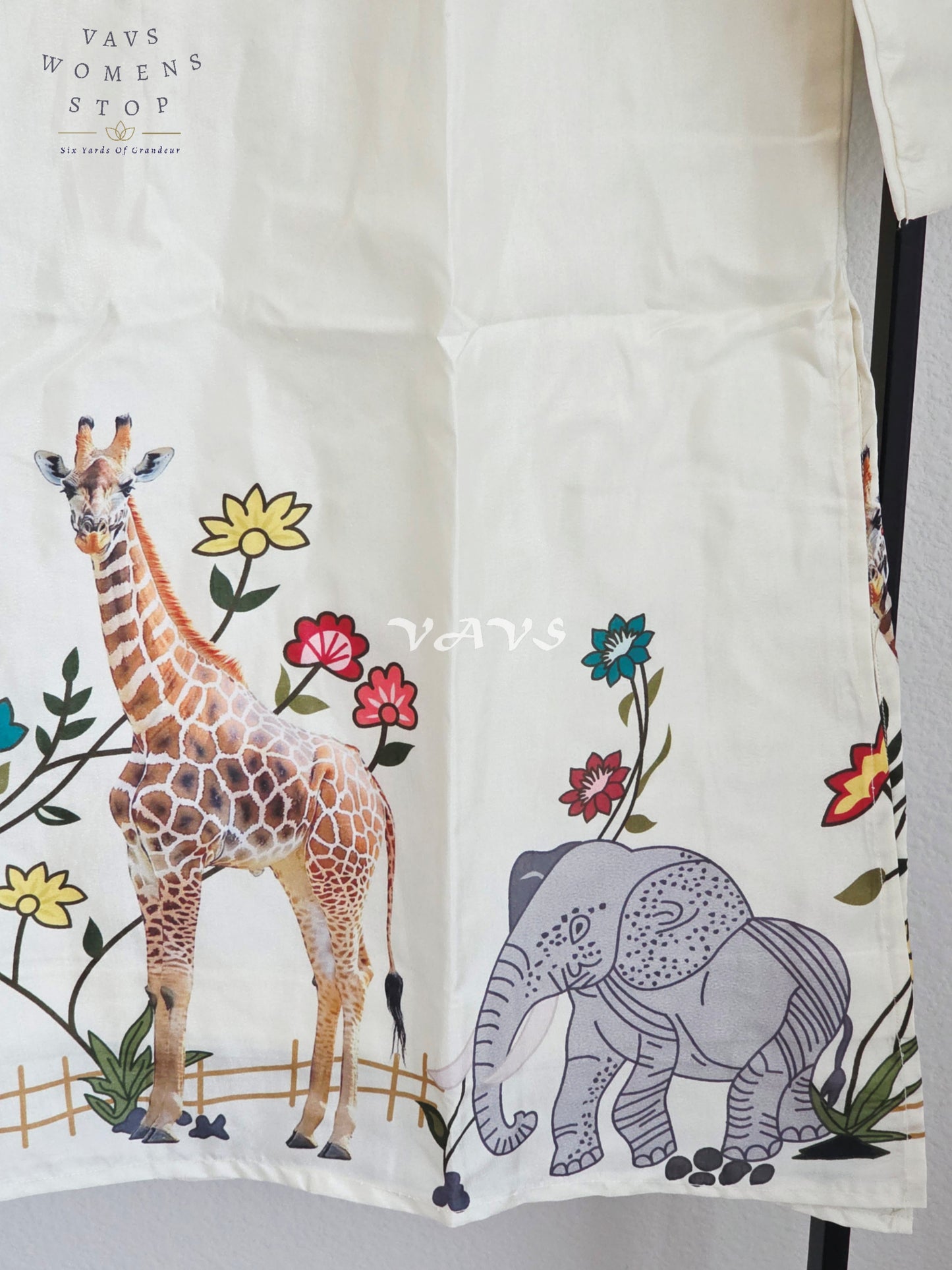 Royal Pearl Ivory Kalamkari Tussar Silk Giraffe & Elephant Men’s Tailored Kurta – Size Small