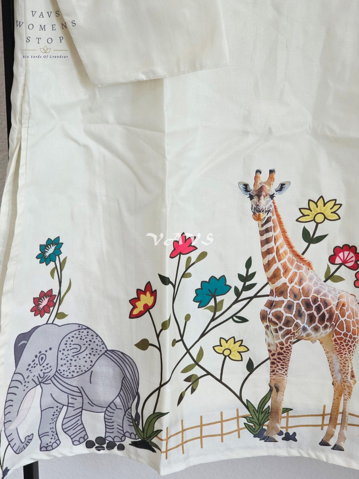 Royal Pearl Ivory Kalamkari Tussar Silk Giraffe & Elephant Men’s Tailored Kurta – Size Small