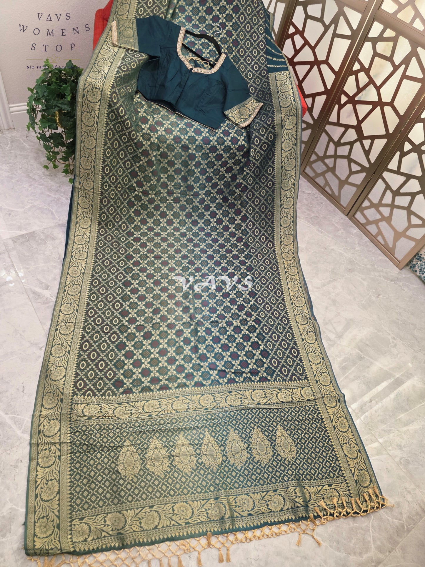 Royal Emerald & Peacock Teal Shaded Bandhani Viscose Georgette Saree with Stitched Blouse Size 42–48