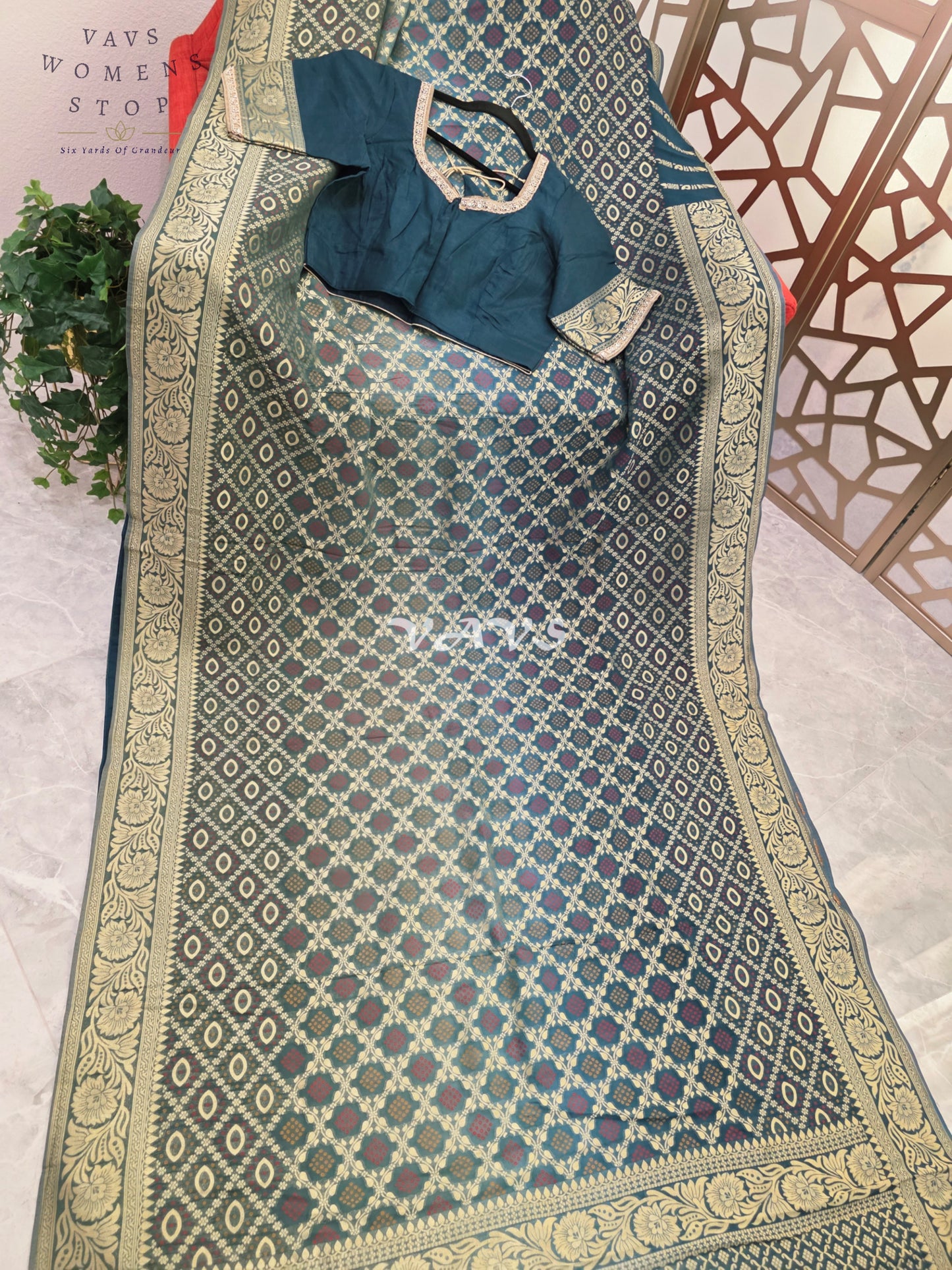 Royal Emerald & Peacock Teal Shaded Bandhani Viscose Georgette Saree with Stitched Blouse Size 42–48