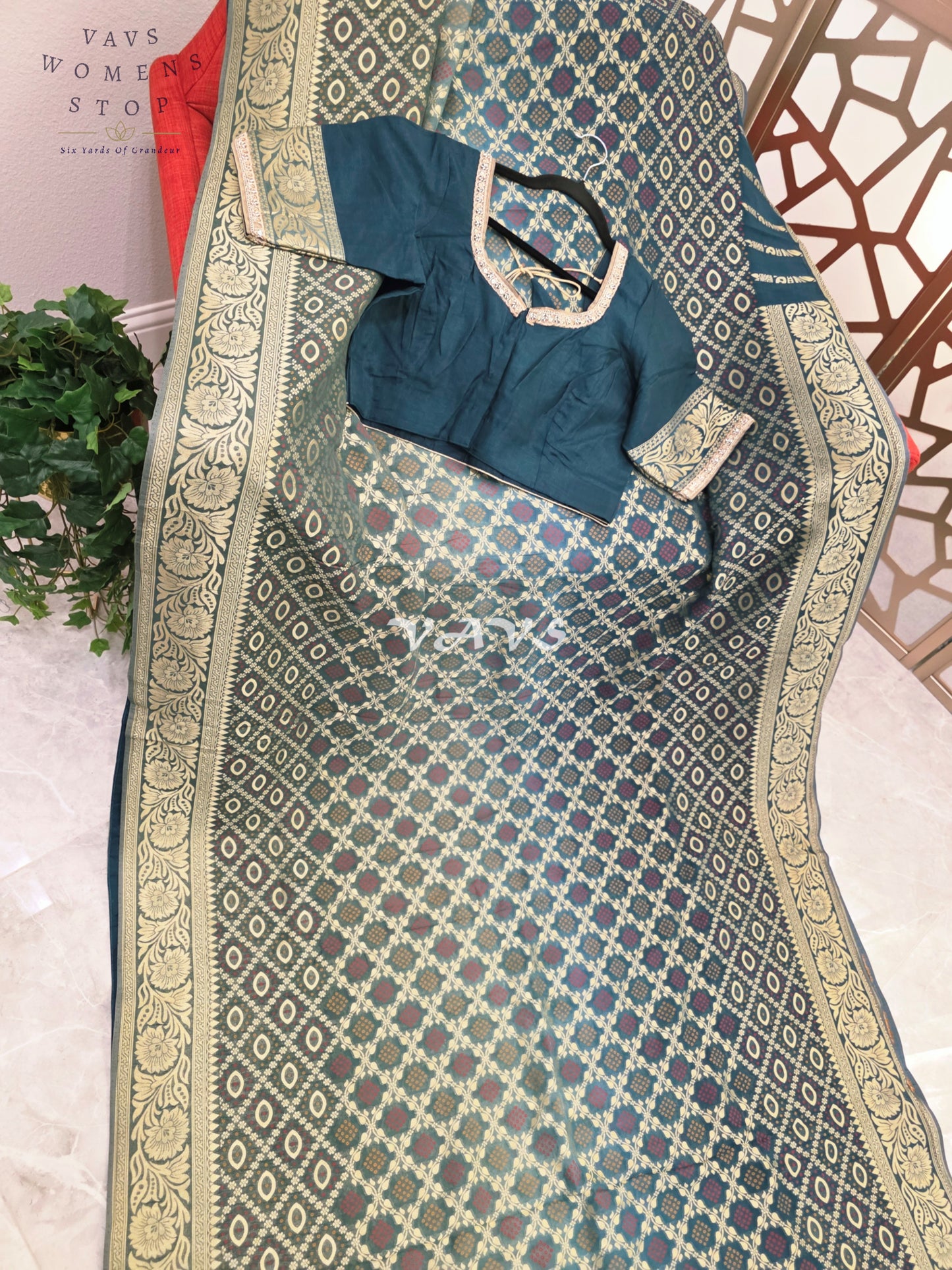 Royal Emerald & Peacock Teal Shaded Bandhani Viscose Georgette Saree with Stitched Blouse Size 42–48
