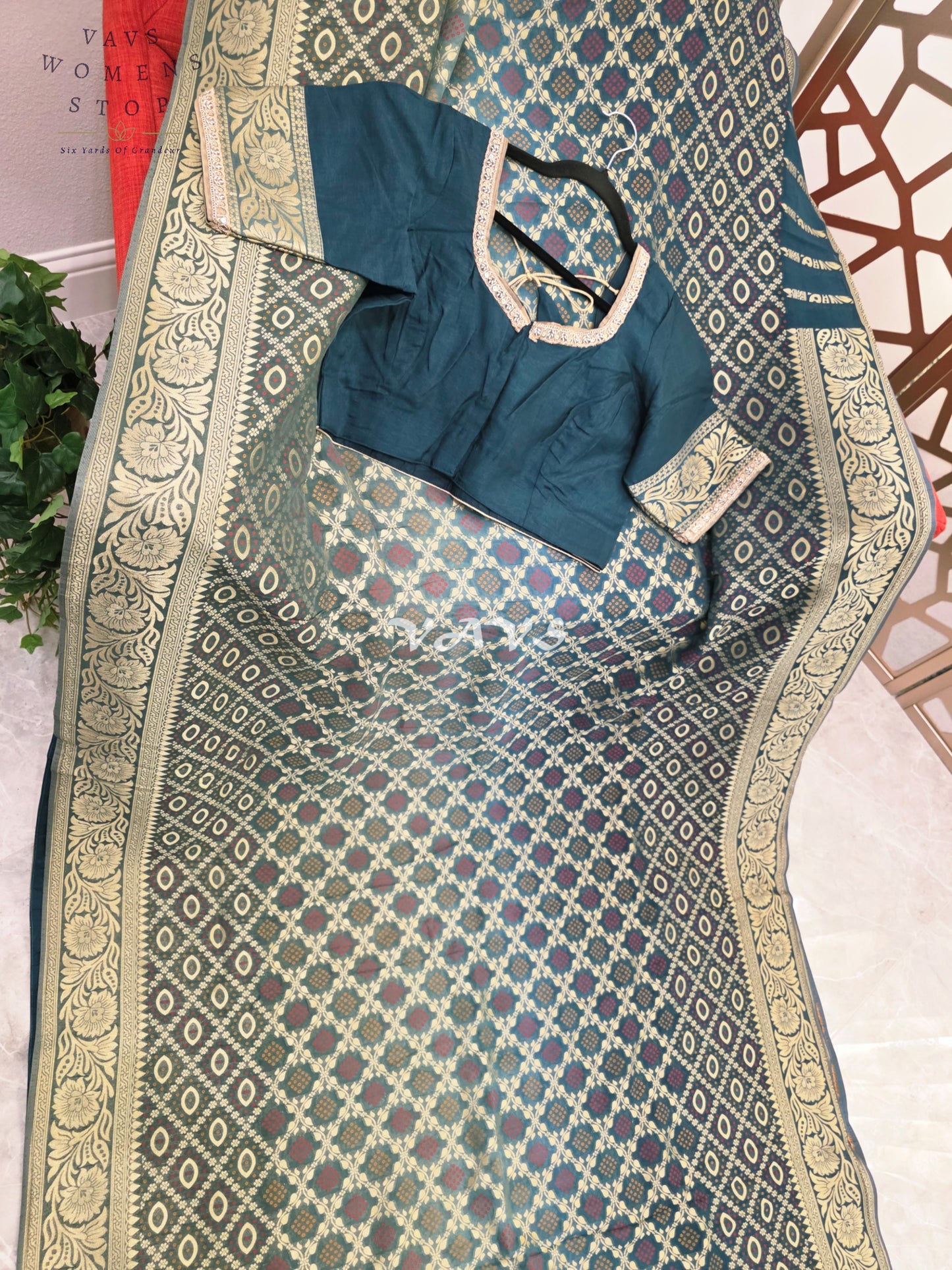 Royal Emerald & Peacock Teal Shaded Bandhani Viscose Georgette Saree with Stitched Blouse Size 42–48