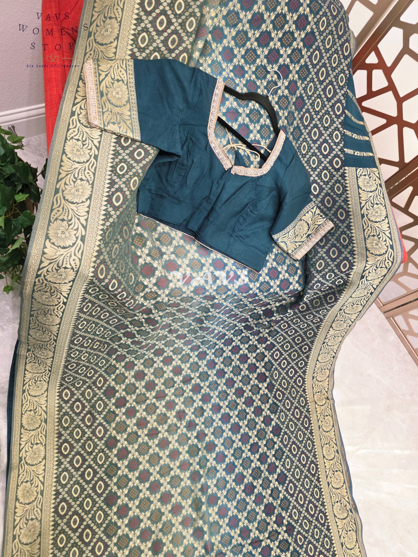 Royal Emerald & Peacock Teal Shaded Bandhani Viscose Georgette Saree with Stitched Blouse Size 42–48