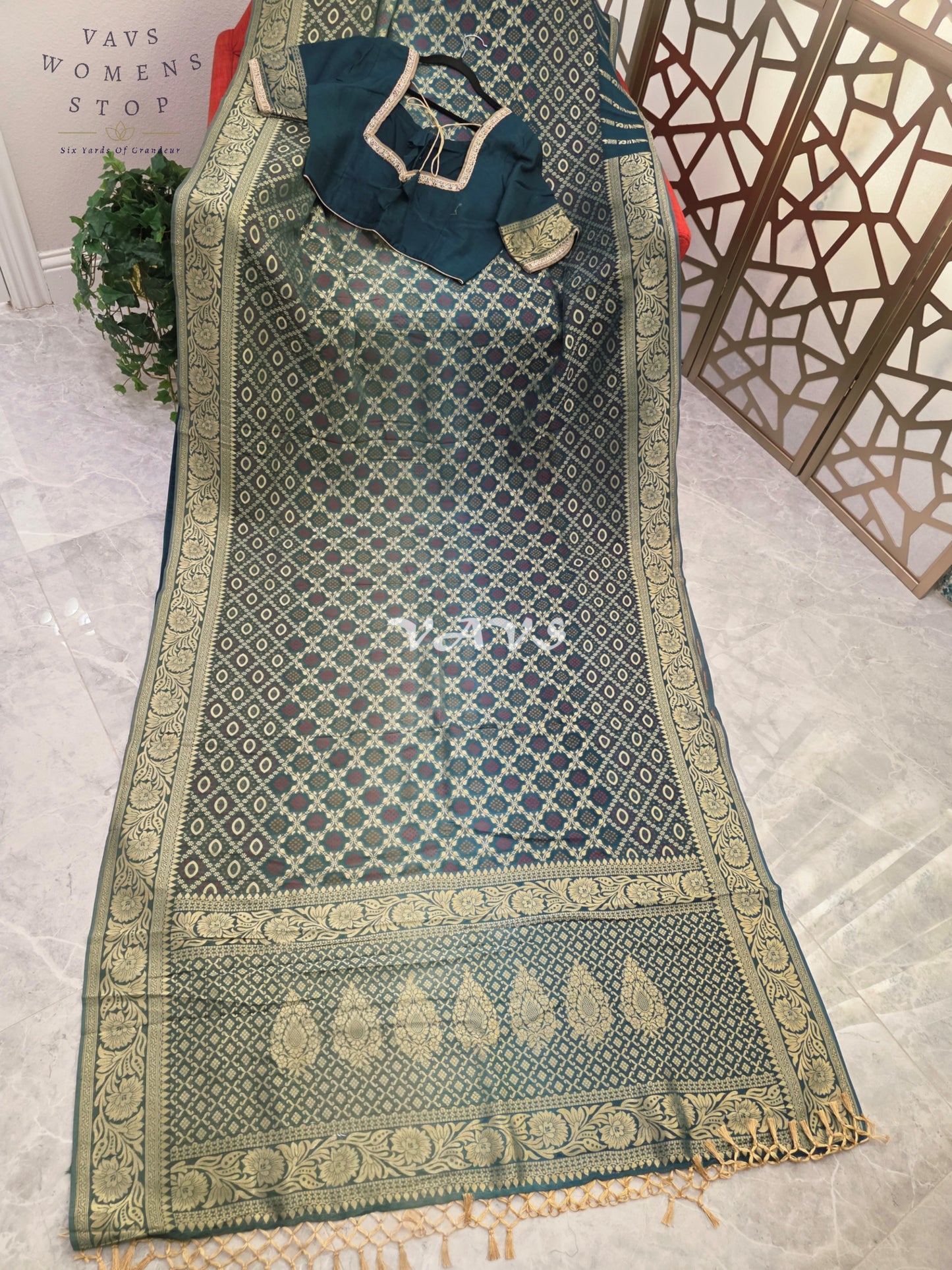 Royal Emerald & Peacock Teal Shaded Bandhani Viscose Georgette Saree with Stitched Blouse Size 42–48