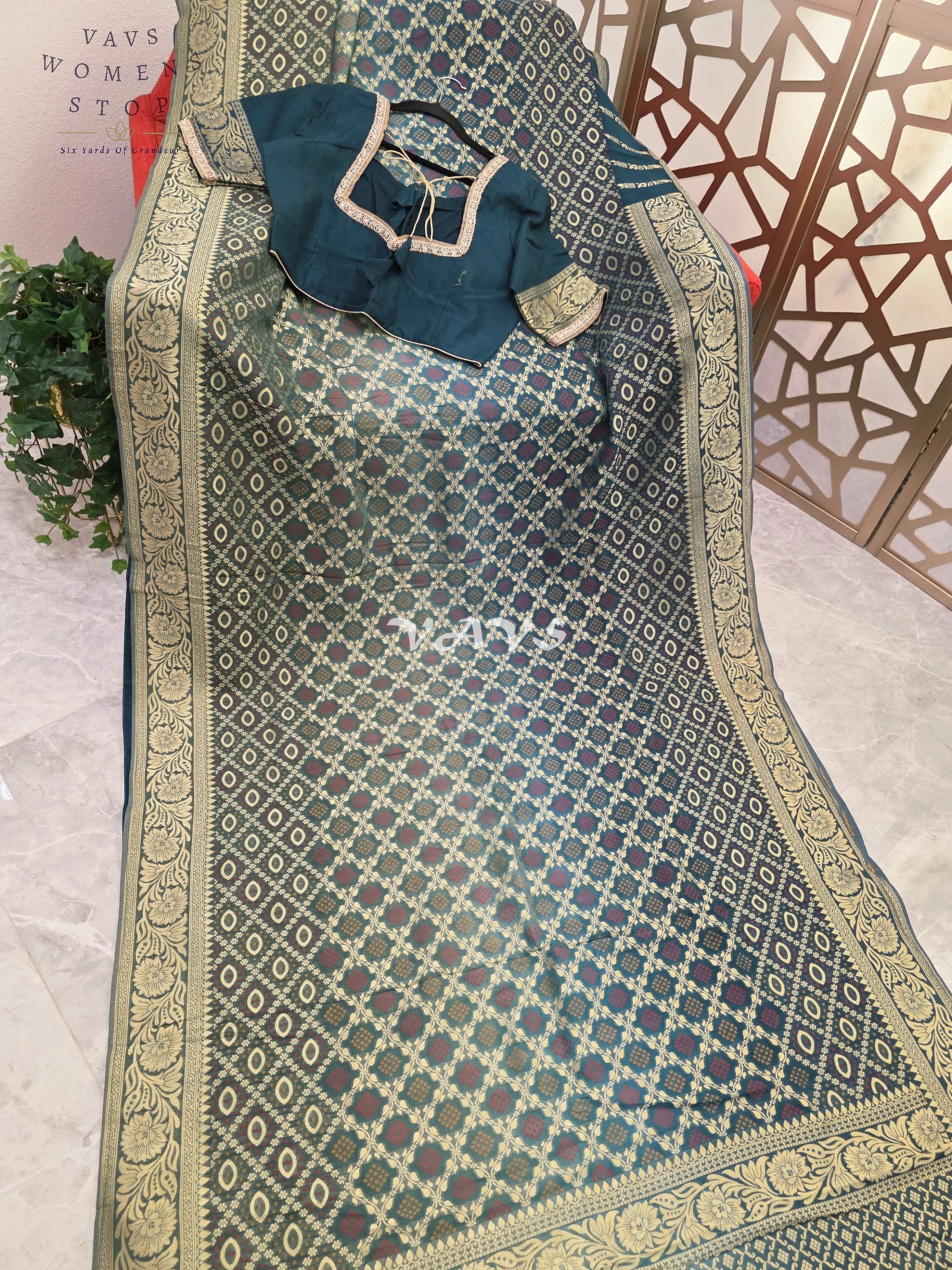 Royal Emerald & Peacock Teal Shaded Bandhani Viscose Georgette Saree with Stitched Blouse Size 42–48