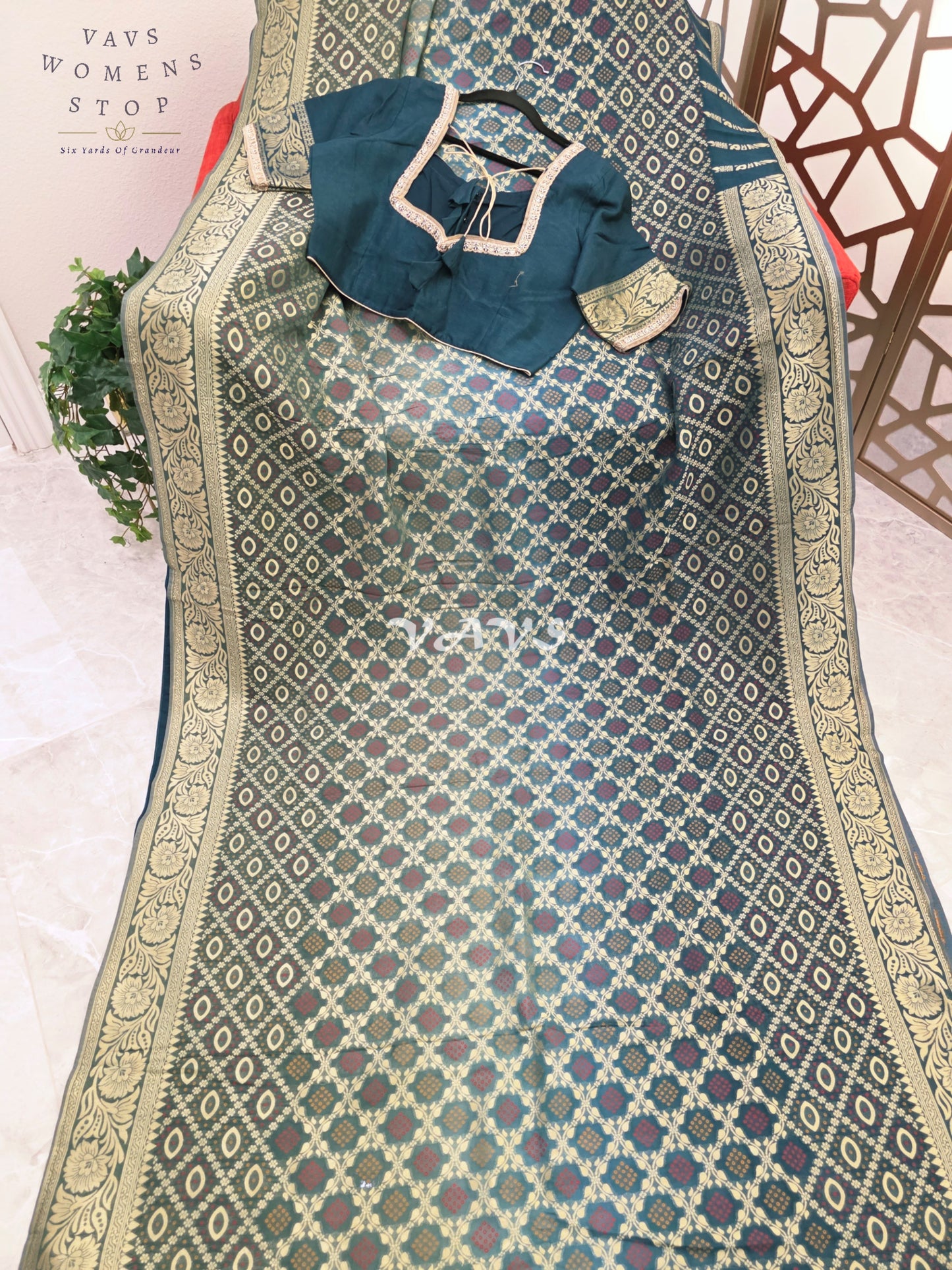 Royal Emerald & Peacock Teal Shaded Bandhani Viscose Georgette Saree with Stitched Blouse Size 42–48