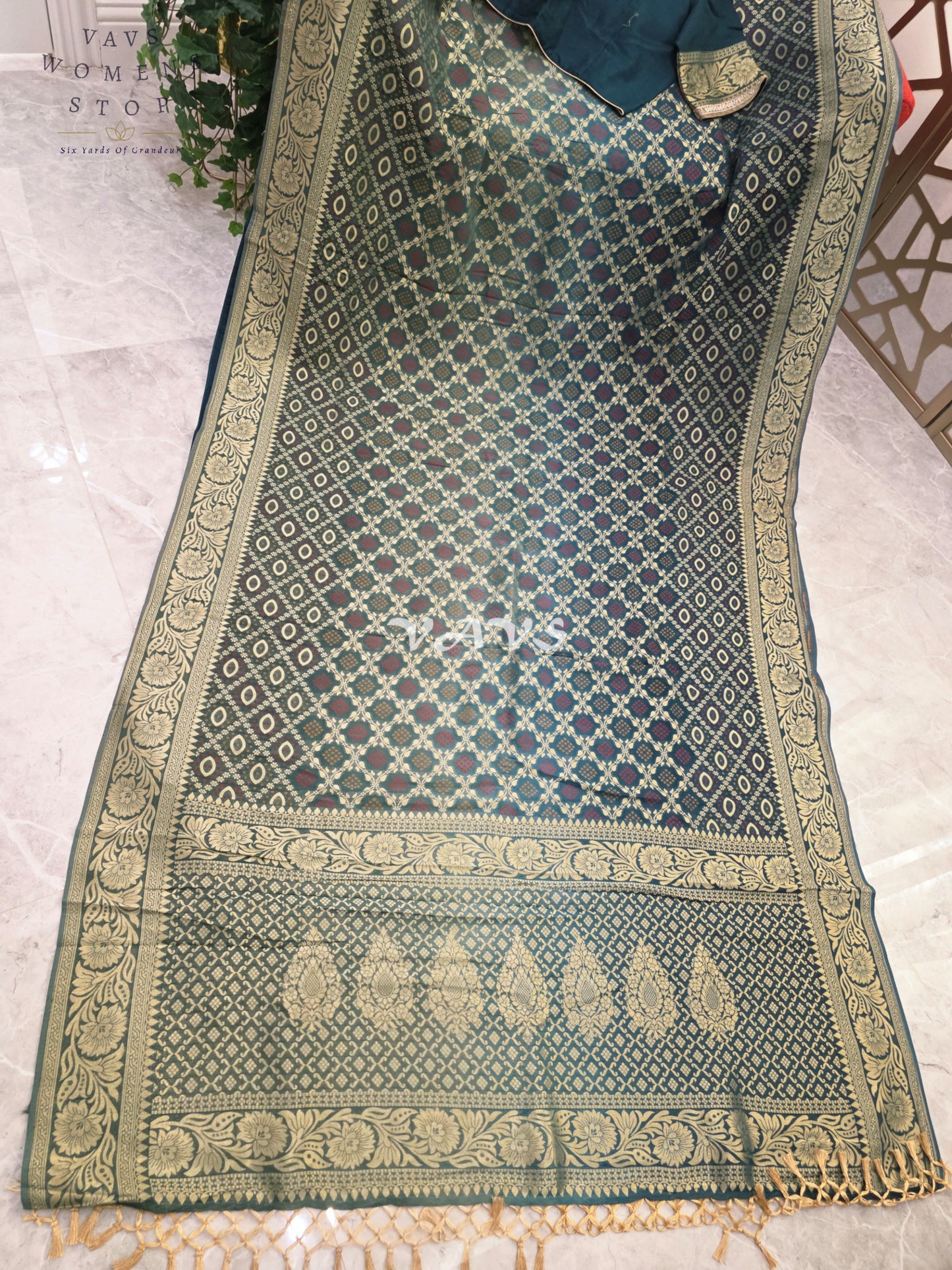 Royal Emerald & Peacock Teal Shaded Bandhani Viscose Georgette Saree with Stitched Blouse Size 42–48