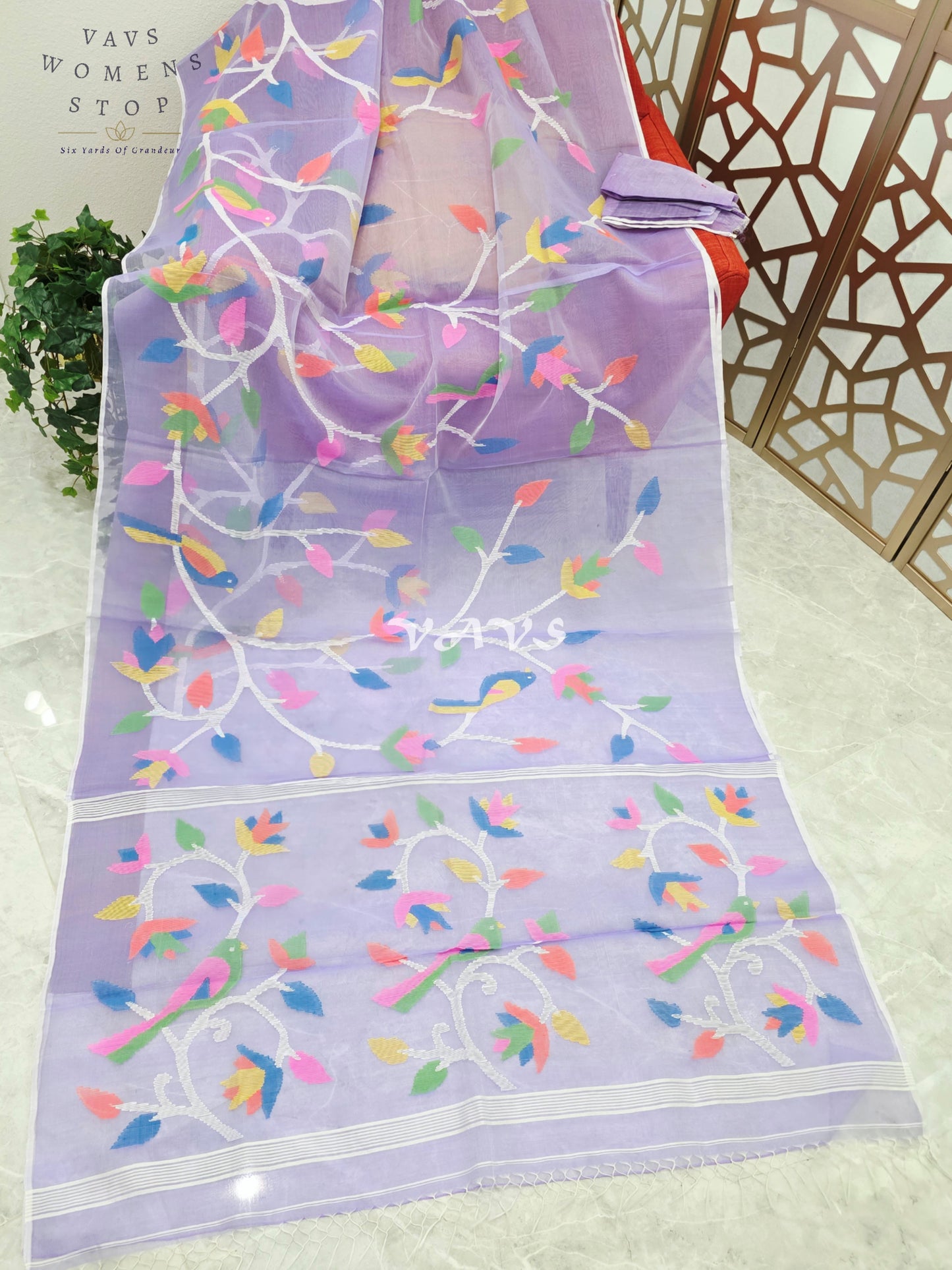 Soft Lavender Pure Muslin Silk Jamdani Saree with Multicolor Bird & Floral Motifs and Stitched Scalloped Blouse Size 40, Extendable to 46