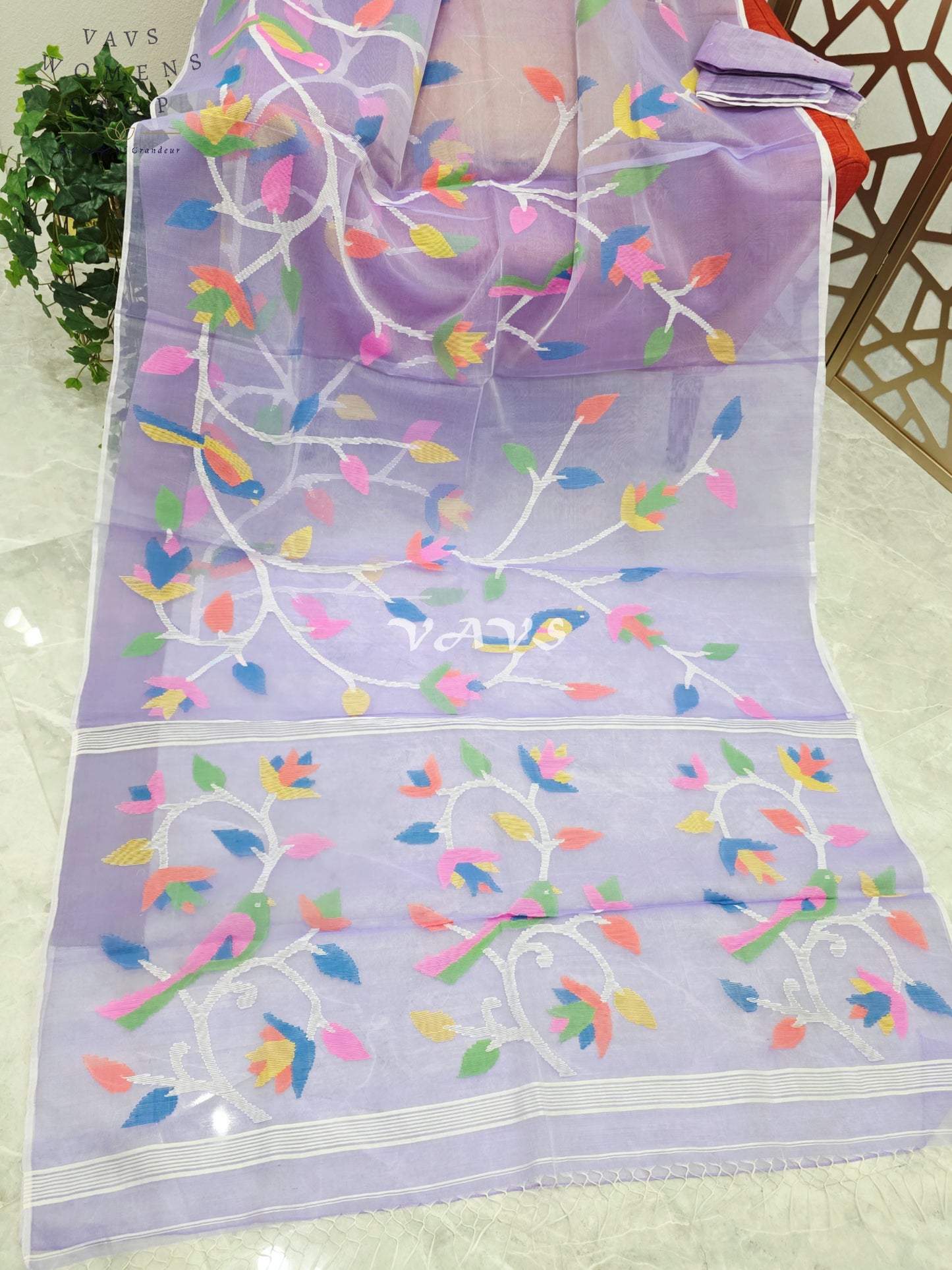 Soft Lavender Pure Muslin Silk Jamdani Saree with Multicolor Bird & Floral Motifs and Stitched Scalloped Blouse Size 40, Extendable to 46