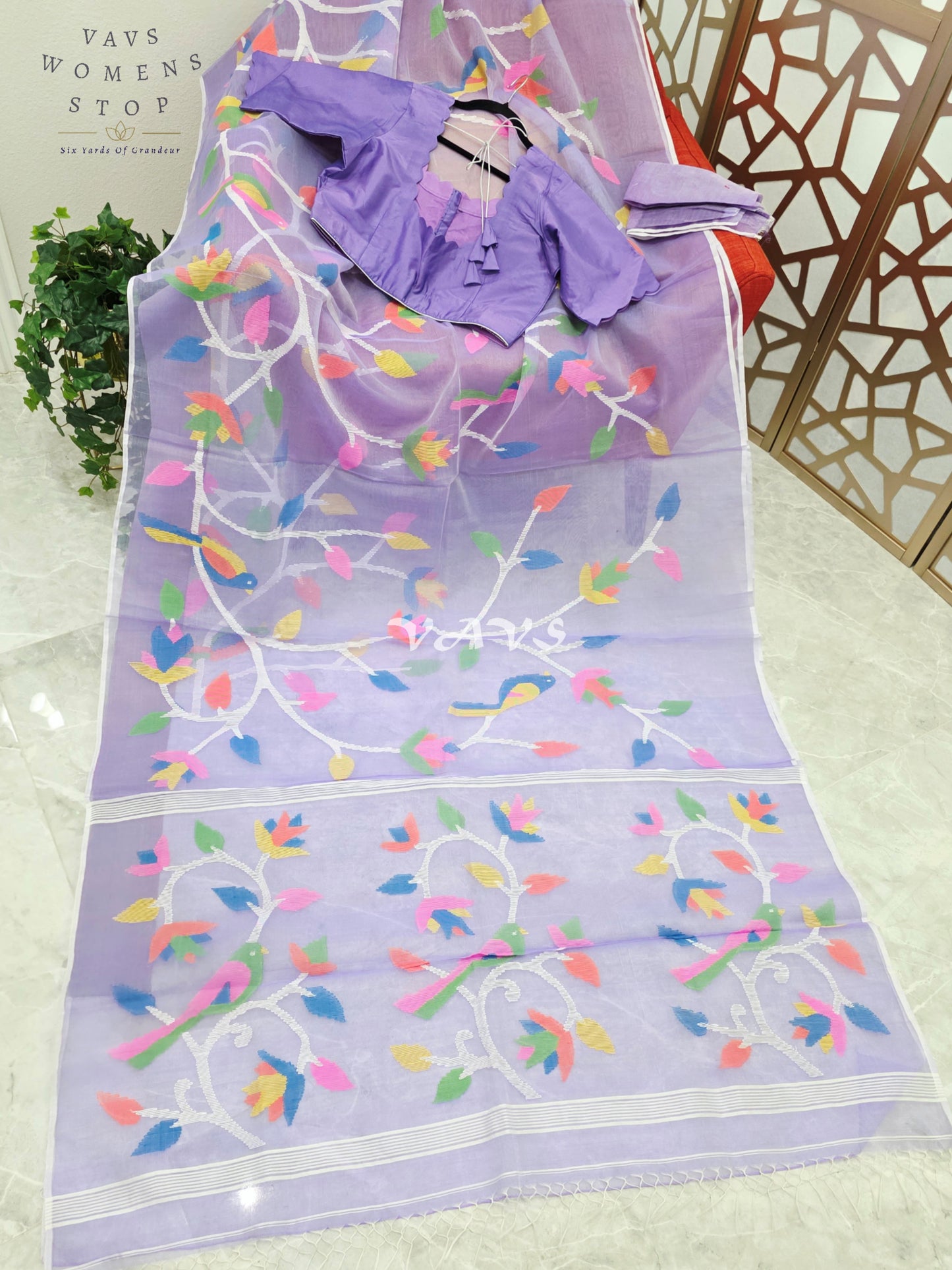 Soft Lavender Pure Muslin Silk Jamdani Saree with Multicolor Bird & Floral Motifs and Stitched Scalloped Blouse Size 40, Extendable to 46