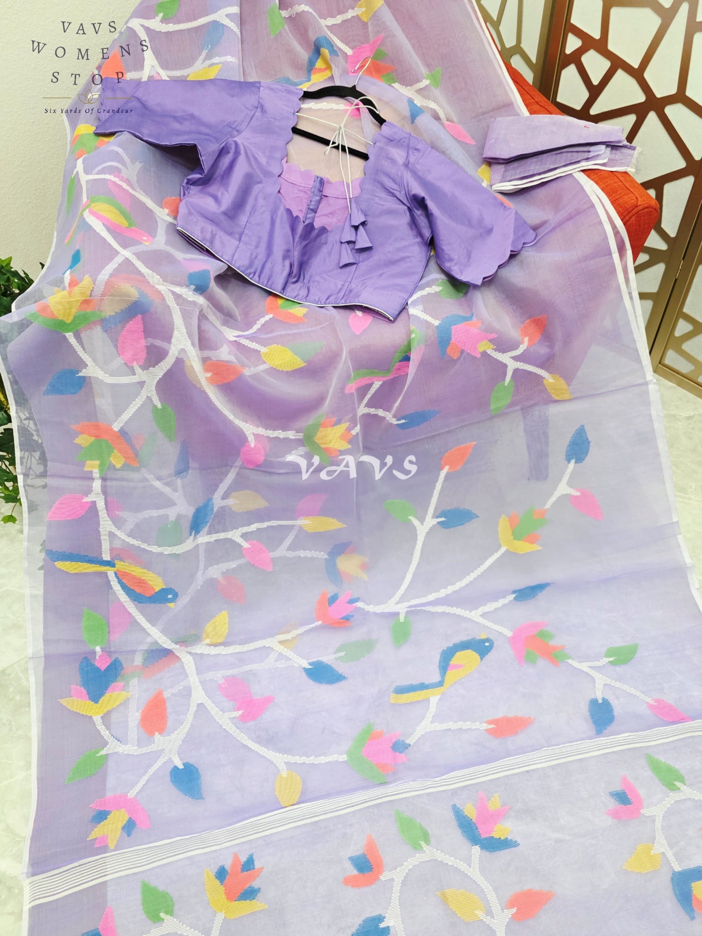 Soft Lavender Pure Muslin Silk Jamdani Saree with Multicolor Bird & Floral Motifs and Stitched Scalloped Blouse Size 40, Extendable to 46
