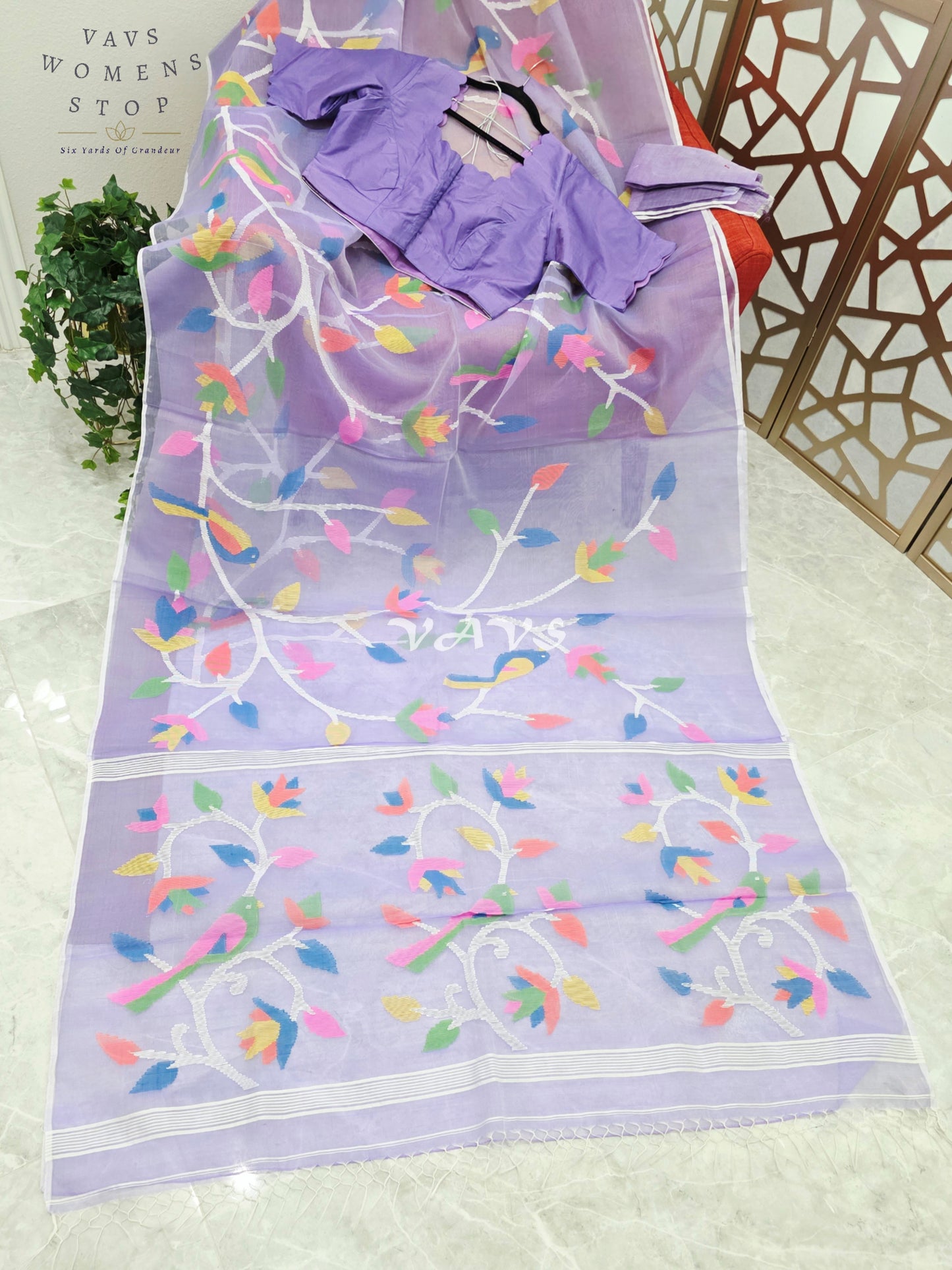 Soft Lavender Pure Muslin Silk Jamdani Saree with Multicolor Bird & Floral Motifs and Stitched Scalloped Blouse Size 40, Extendable to 46