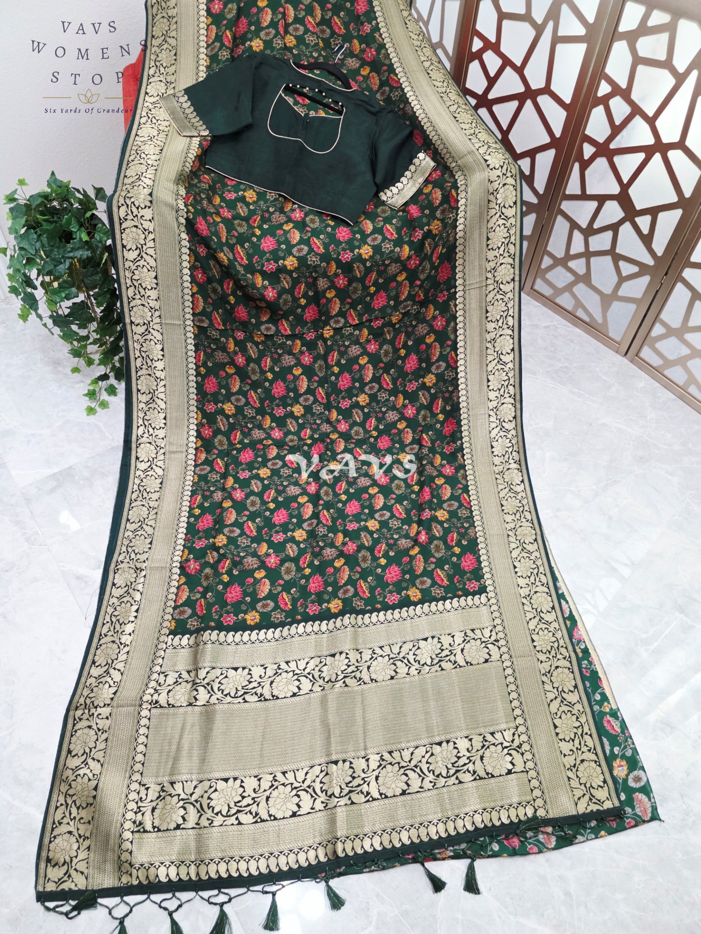 Emerald Forest Pure Munga Crepe Silk Kalamkari Floral Saree with Antique Gold Border & Stitched Blouse Size 40-46