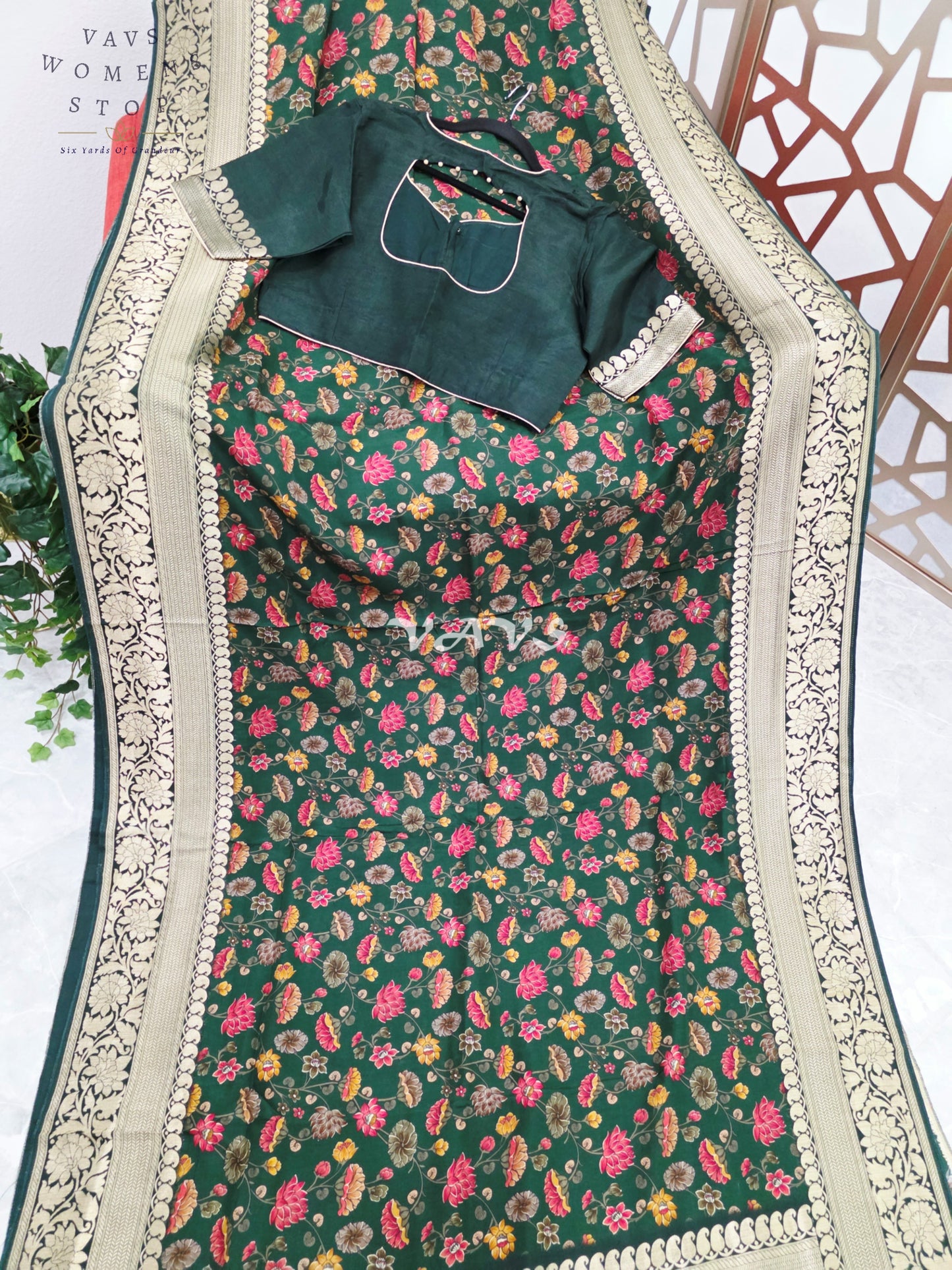 Emerald Forest Pure Munga Crepe Silk Kalamkari Floral Saree with Antique Gold Border & Stitched Blouse Size 40-46