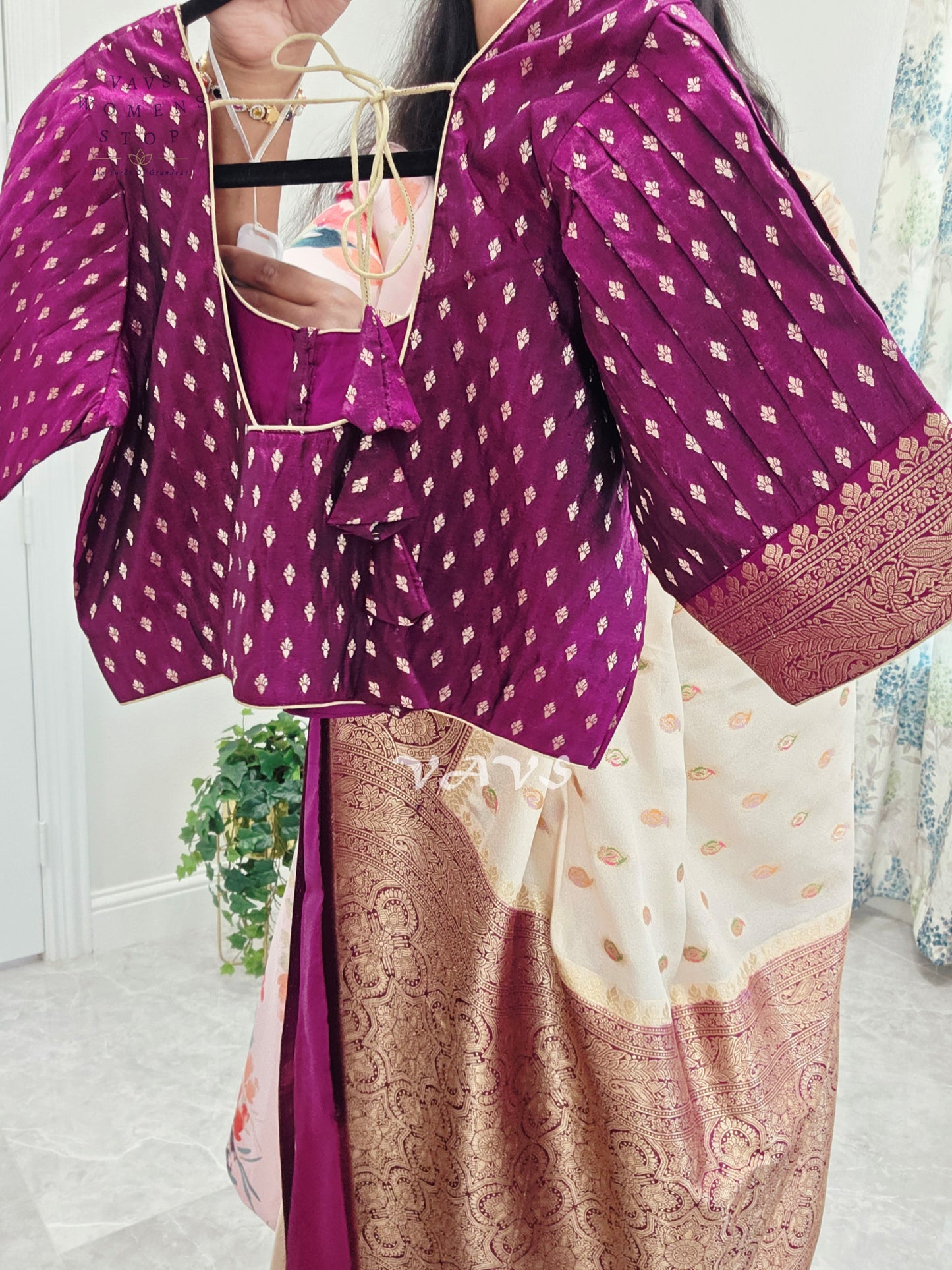 Classy Semi Benarasi Warm Fancy Silk Saree - Blouse