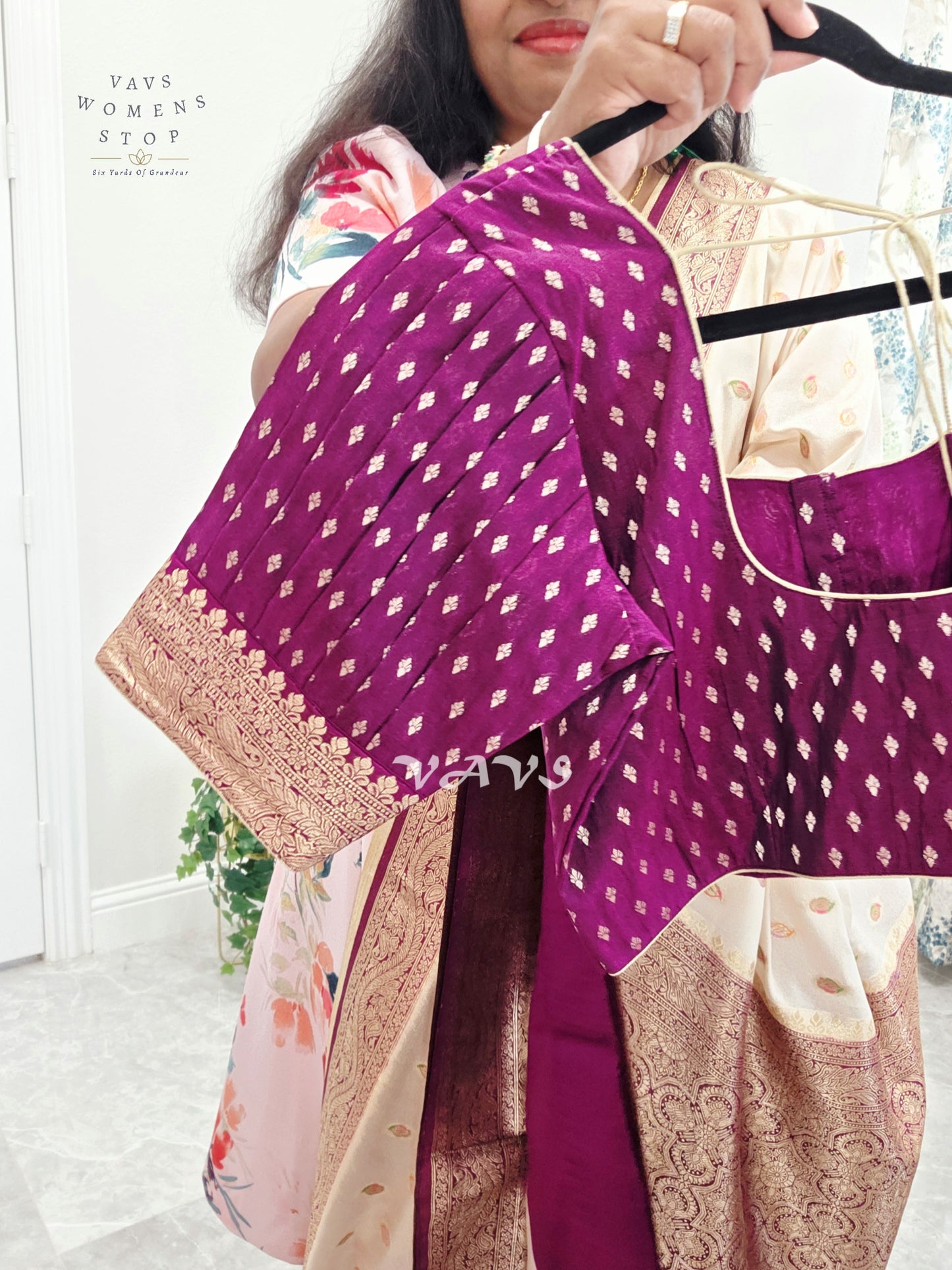 Classy Semi Benarasi Warm Fancy Silk Saree - Blouse