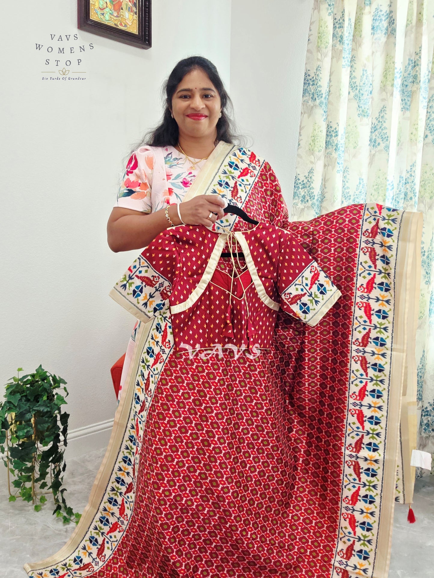 Regal Crimson Red Pochampally Ikkat Print Blended Banarasi Silk Saree with Ivory Gold Pallu & Stitched Blouse Size 38-44
