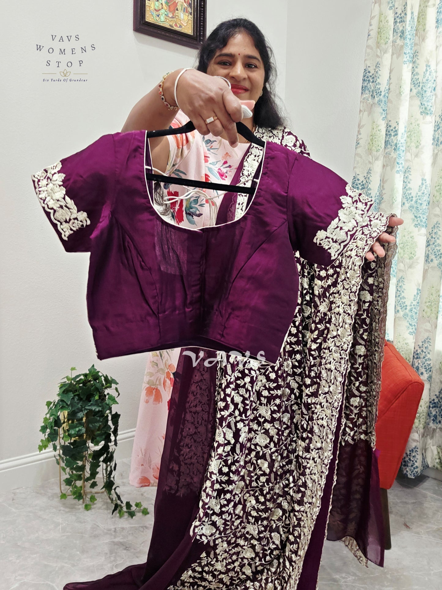 Soft Organza Parsi Gara Machine Embroidery Saree - Blouse