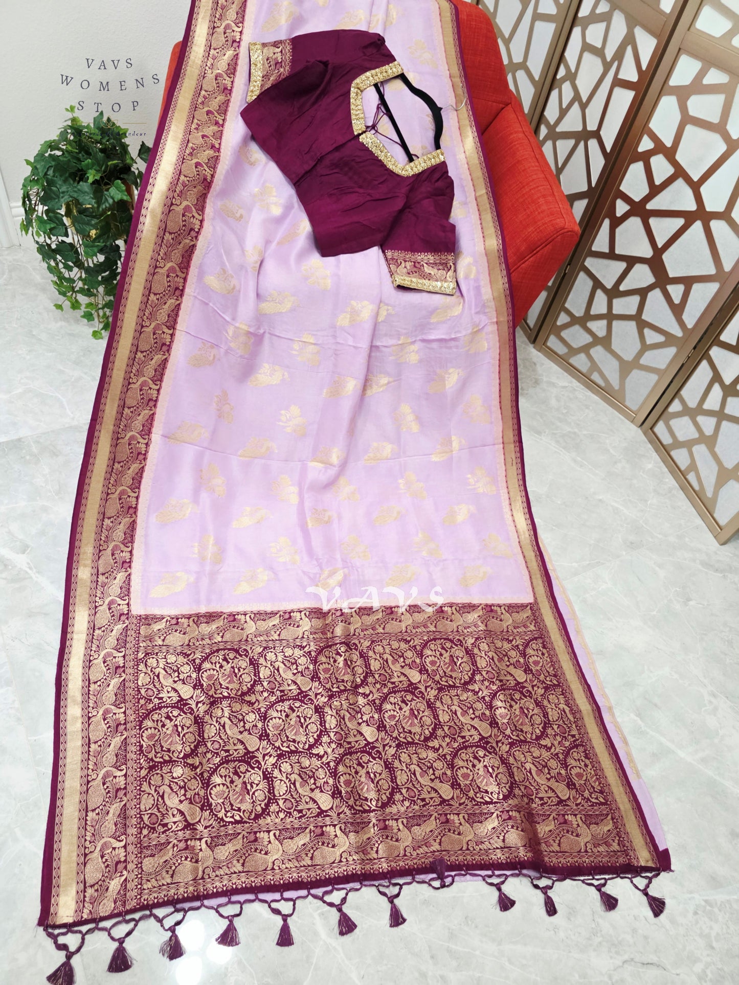 Lilac Munga Crepe Silk Saree with Plum & Antique Gold-Toned Peacock Pallu | Stitched Blouse Size 40, Extendable to 46