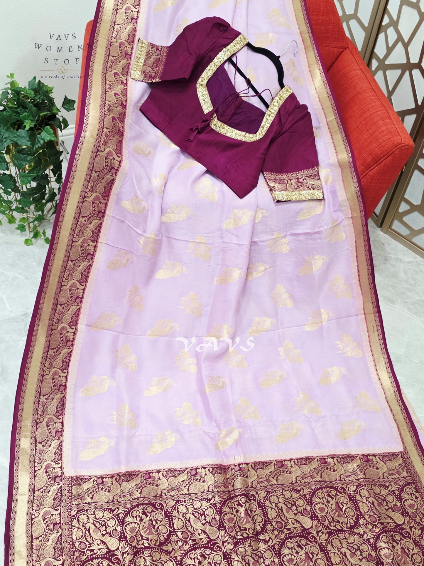 Lilac Munga Crepe Silk Saree with Plum & Antique Gold-Toned Peacock Pallu | Stitched Blouse Size 40, Extendable to 46