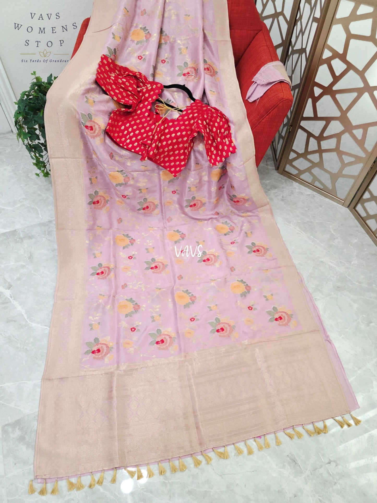 Pastel Lilac Munga Benarasi Meenakari Crepe Silk Saree with Champagne Gold Borders & Cherry Red Stitched Blouse — Size 38, Extendable to 44