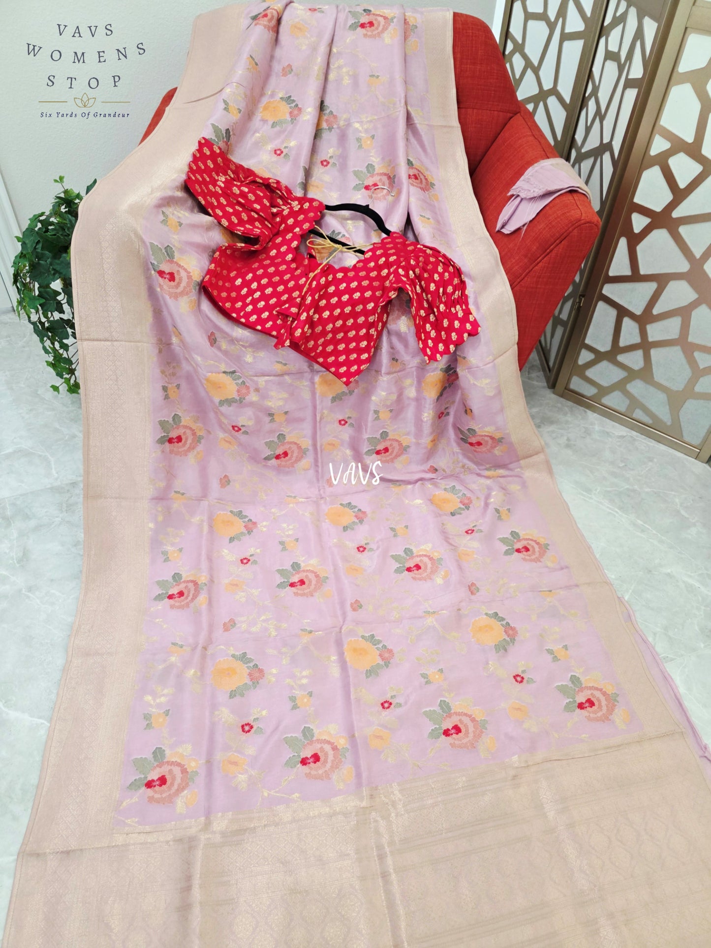 Pastel Lilac Munga Benarasi Meenakari Crepe Silk Saree with Champagne Gold Borders & Cherry Red Stitched Blouse — Size 38, Extendable to 44