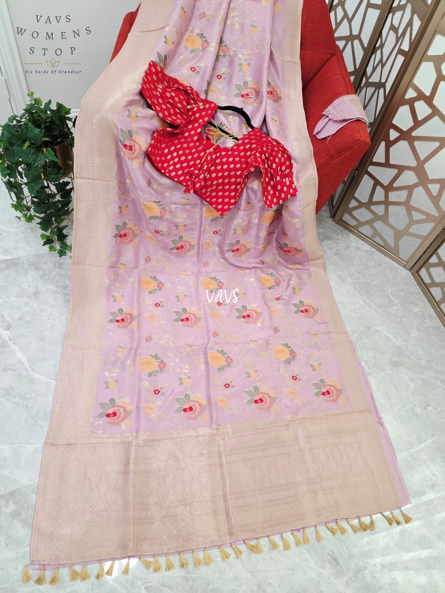 Pastel Lilac Munga Benarasi Meenakari Crepe Silk Saree with Champagne Gold Borders & Cherry Red Stitched Blouse — Size 38, Extendable to 44
