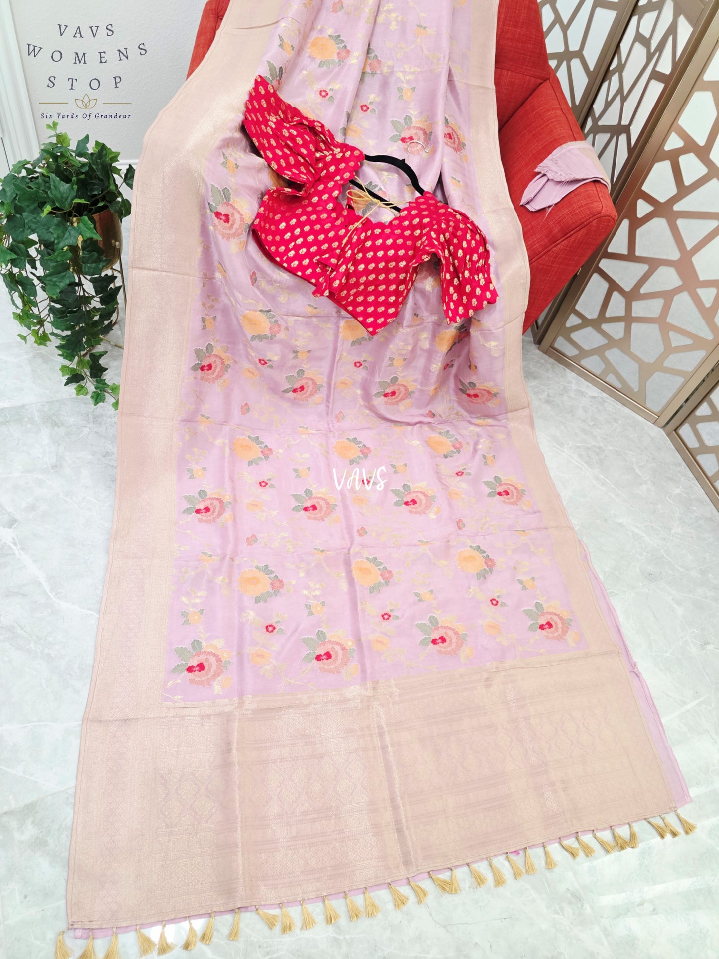 Pastel Lilac Munga Benarasi Meenakari Crepe Silk Saree with Champagne Gold Borders & Cherry Red Stitched Blouse — Size 38, Extendable to 44