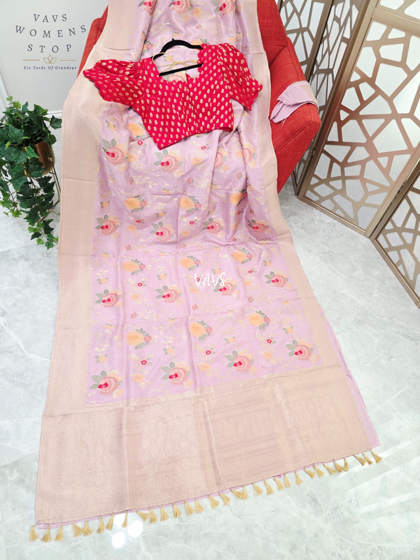 Pastel Lilac Munga Benarasi Meenakari Crepe Silk Saree with Champagne Gold Borders & Cherry Red Stitched Blouse — Size 38, Extendable to 44