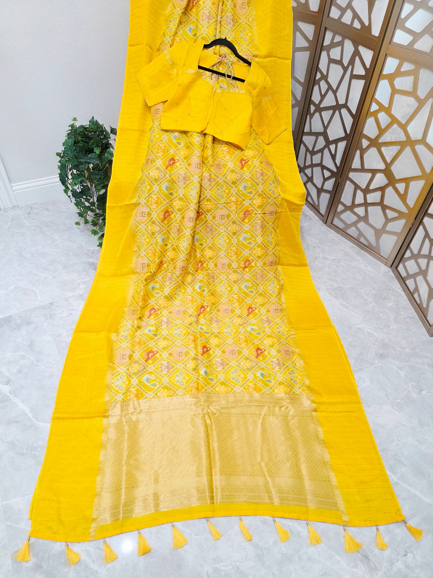 Canary Yellow & Champagne Gold Benarasi Crepe Silk Patola Saree with Stitched Blouse — Size 38, Extendable to 44