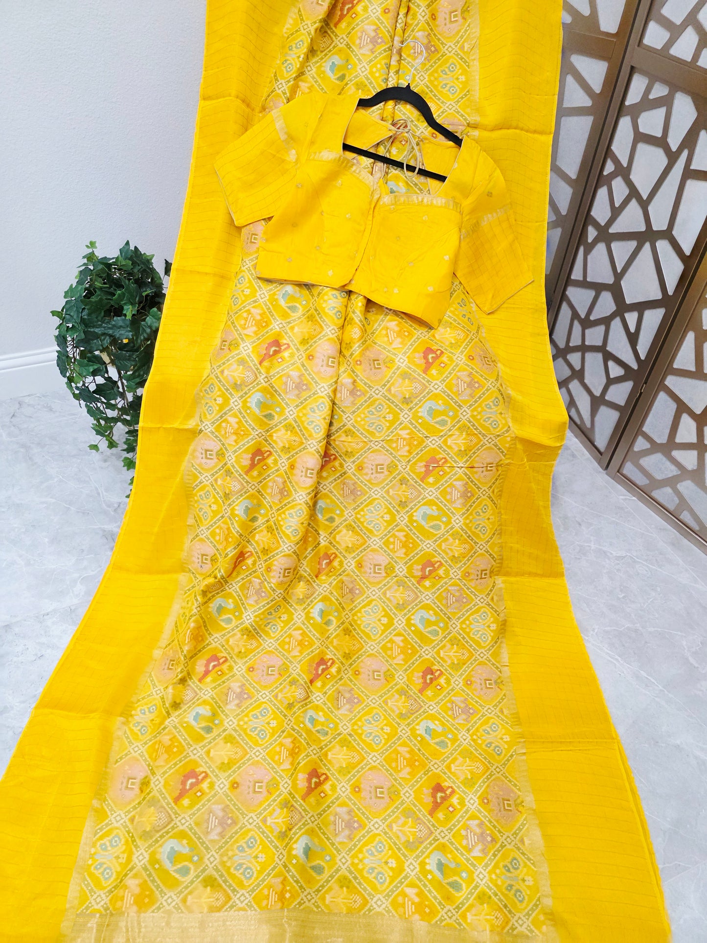 Canary Yellow & Champagne Gold Benarasi Crepe Silk Patola Saree with Stitched Blouse — Size 38, Extendable to 44