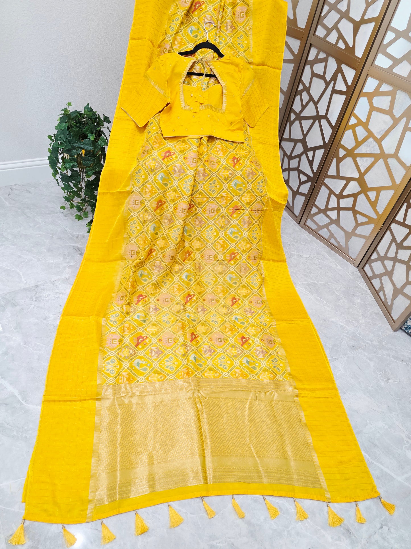 Canary Yellow & Champagne Gold Benarasi Crepe Silk Patola Saree with Stitched Blouse — Size 38, Extendable to 44